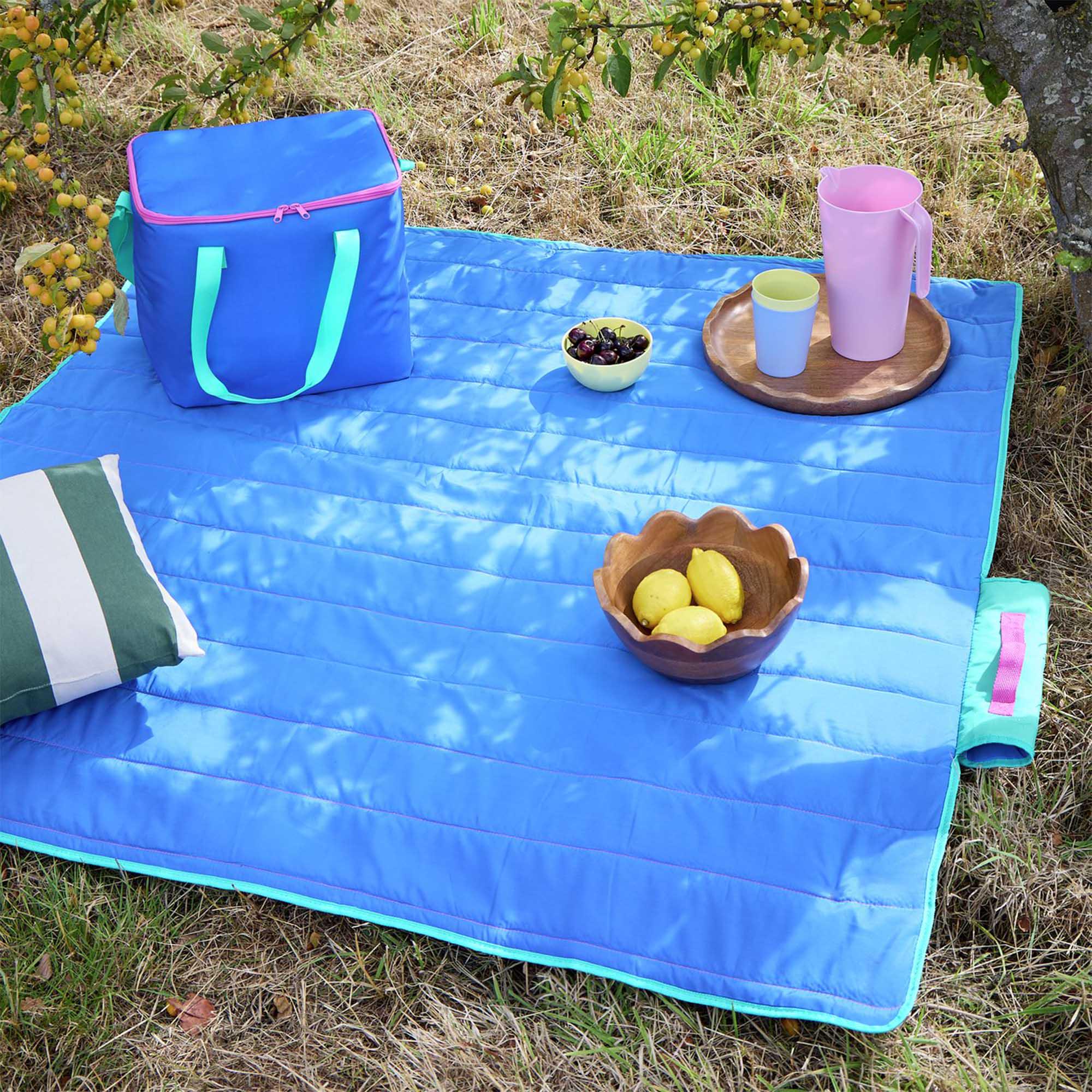 Sainsbury's Home Picnic Blue Outdoor Rug - 135 x 135cm