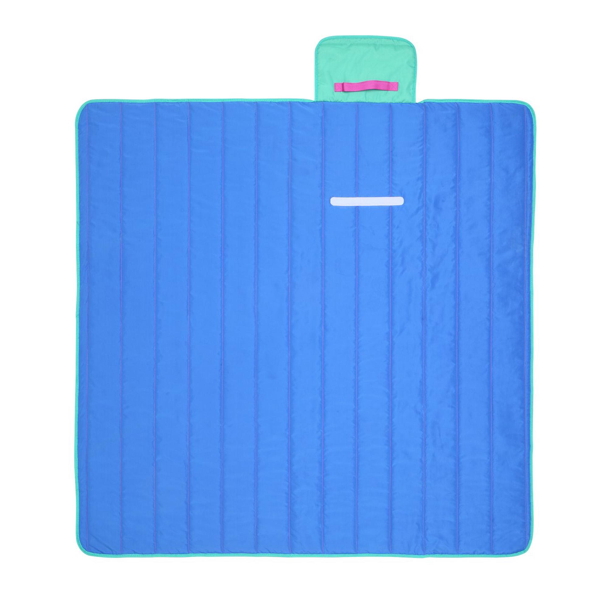 Sainsbury's Home Picnic Blue Outdoor Rug - 135 x 135cm thumbnail 2