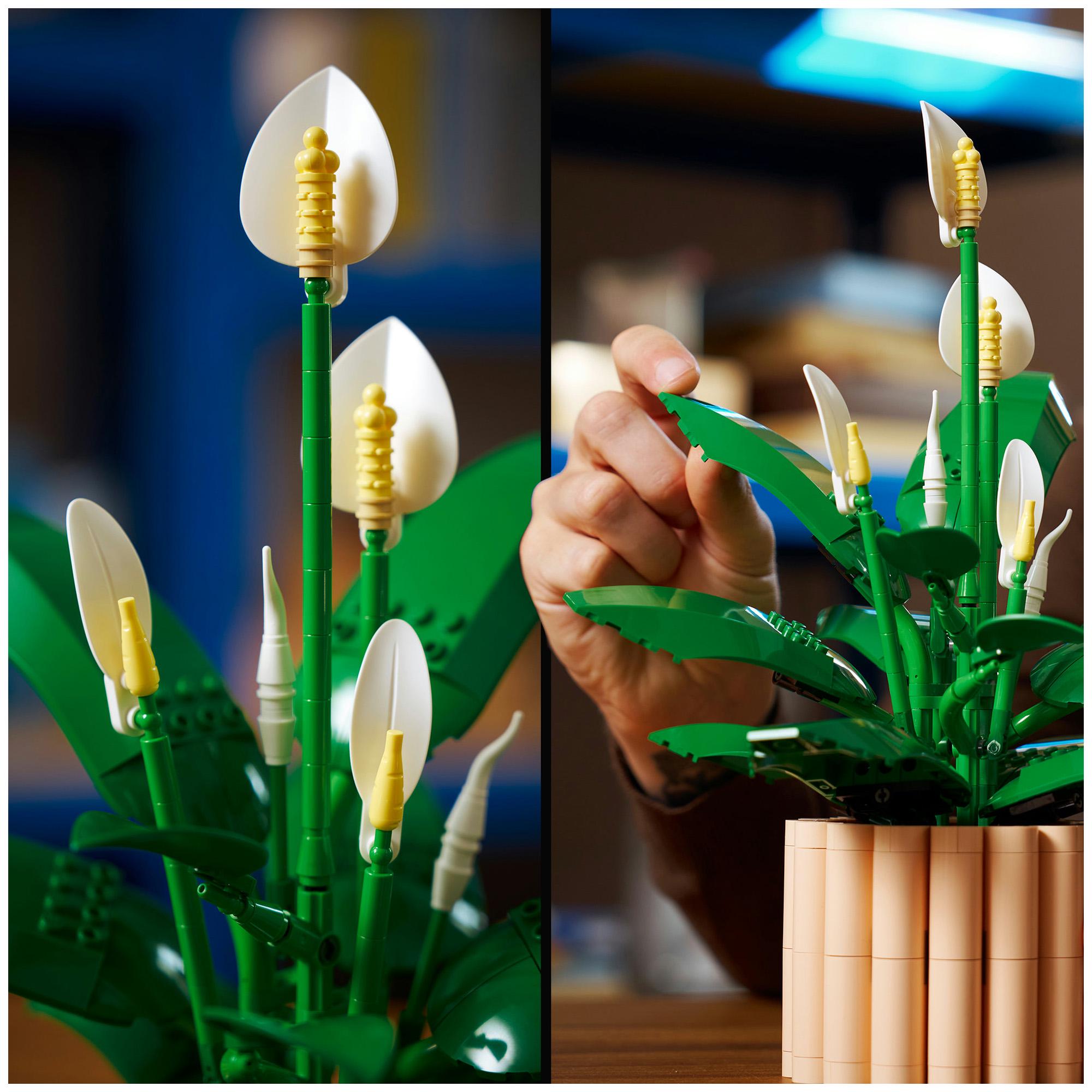 LEGO Botanicals Peace Lily Flower Decor Set 11504 thumbnail 4