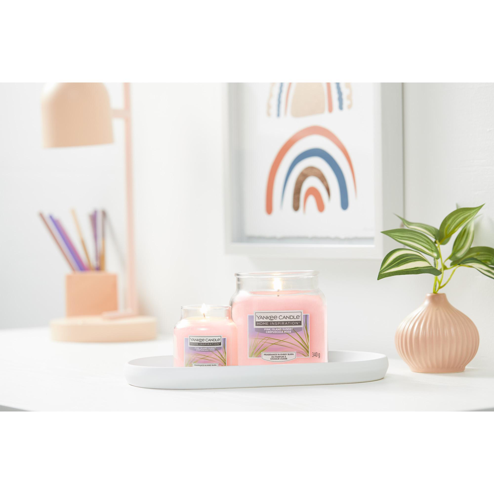 Yankee Candle Pink Island Sunset Medium Jar thumbnail 2