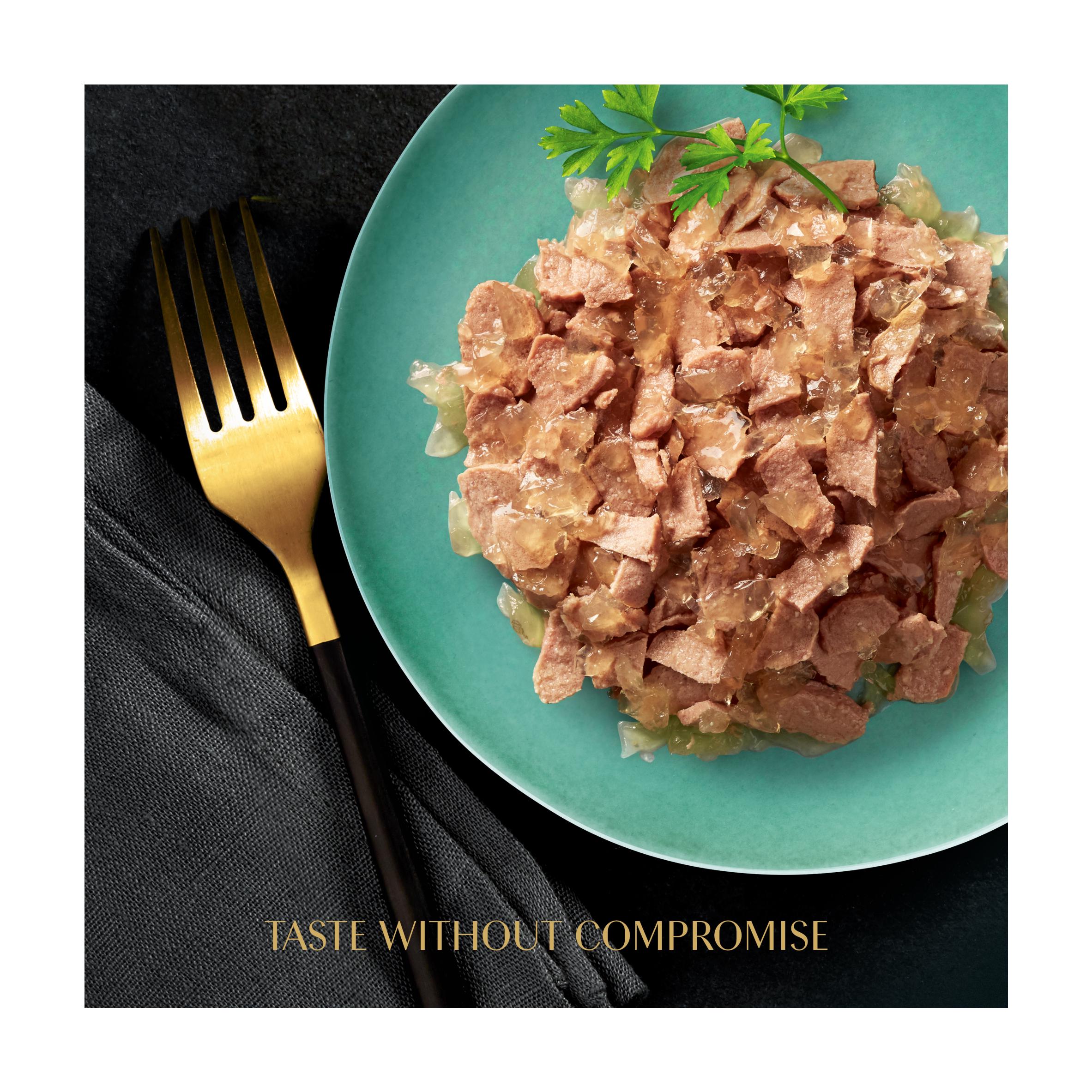 Sheba Fine Flakes Salmon in Jelly Cat Food Tray 85g thumbnail 3