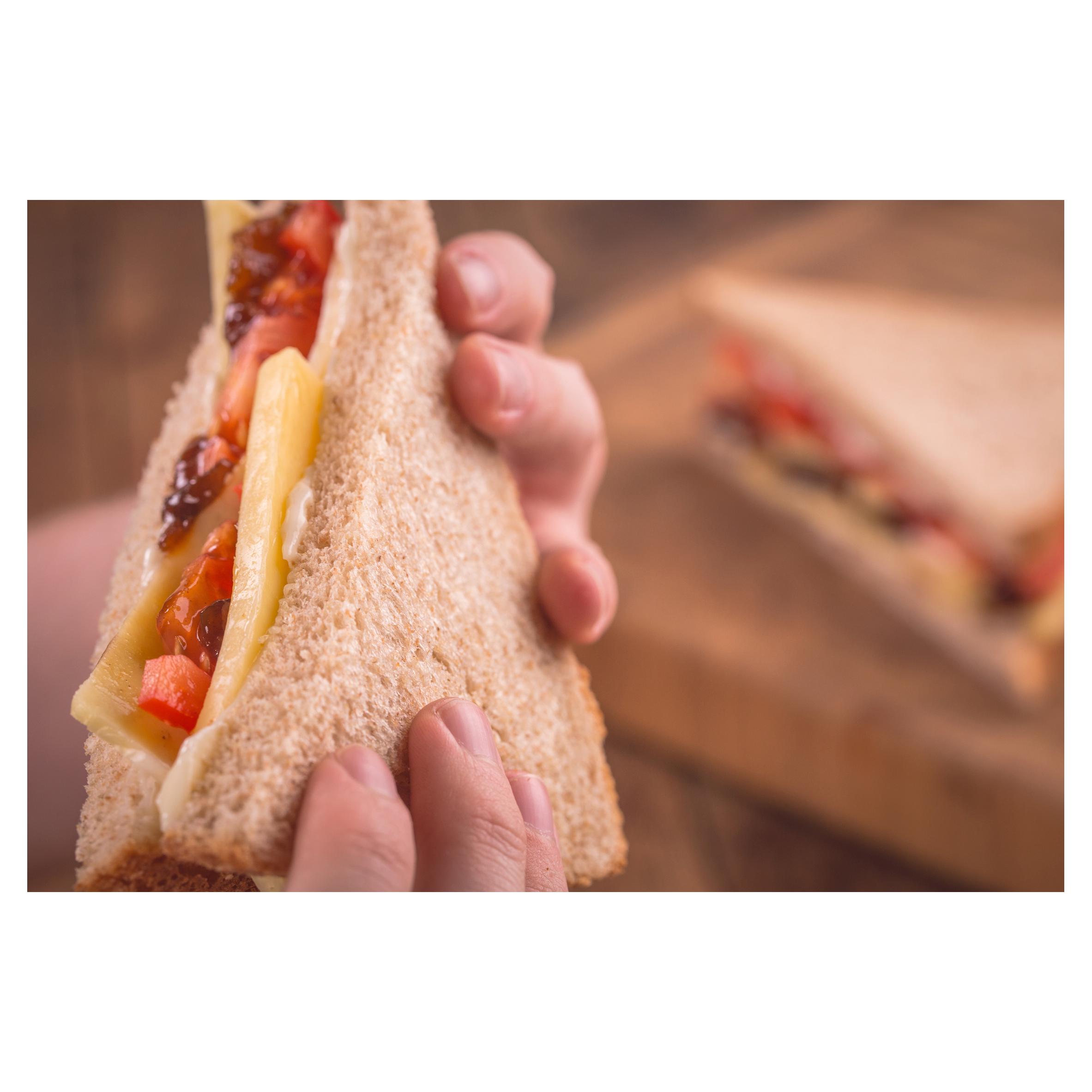 Kingsmill Medium Sliced 50/50 Bread 800g thumbnail 3