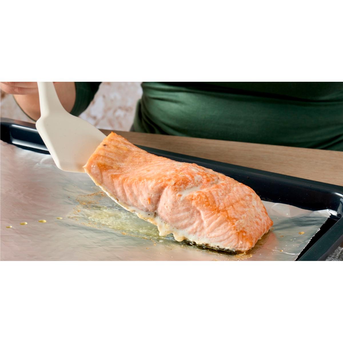 Bacofoil Non-Stick Foil 450mmx5m thumbnail 4