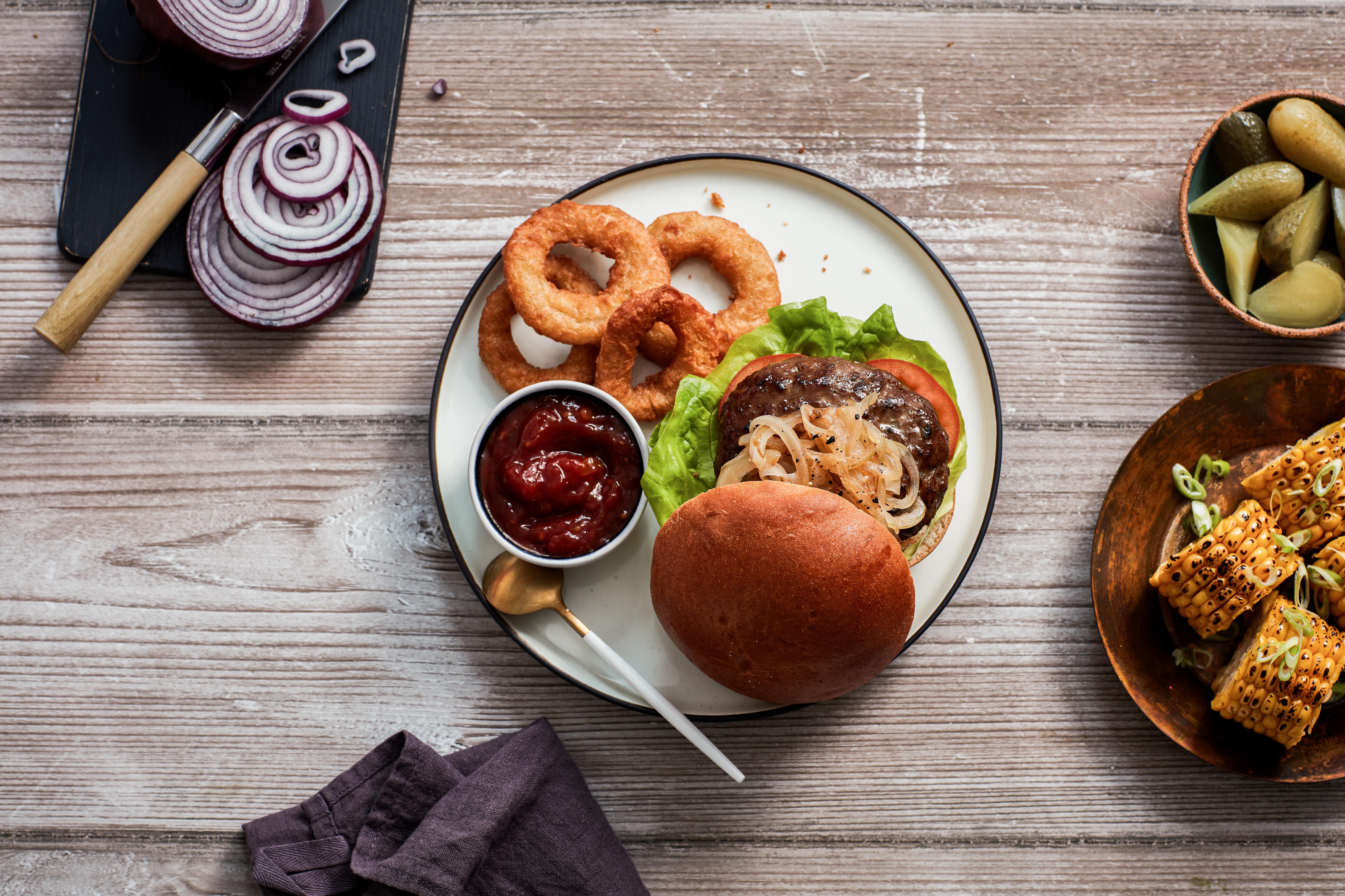 Sainsbury's 2 Beef Steak & Caramelised Onion Burgers, Taste the Difference 340g thumbnail 3