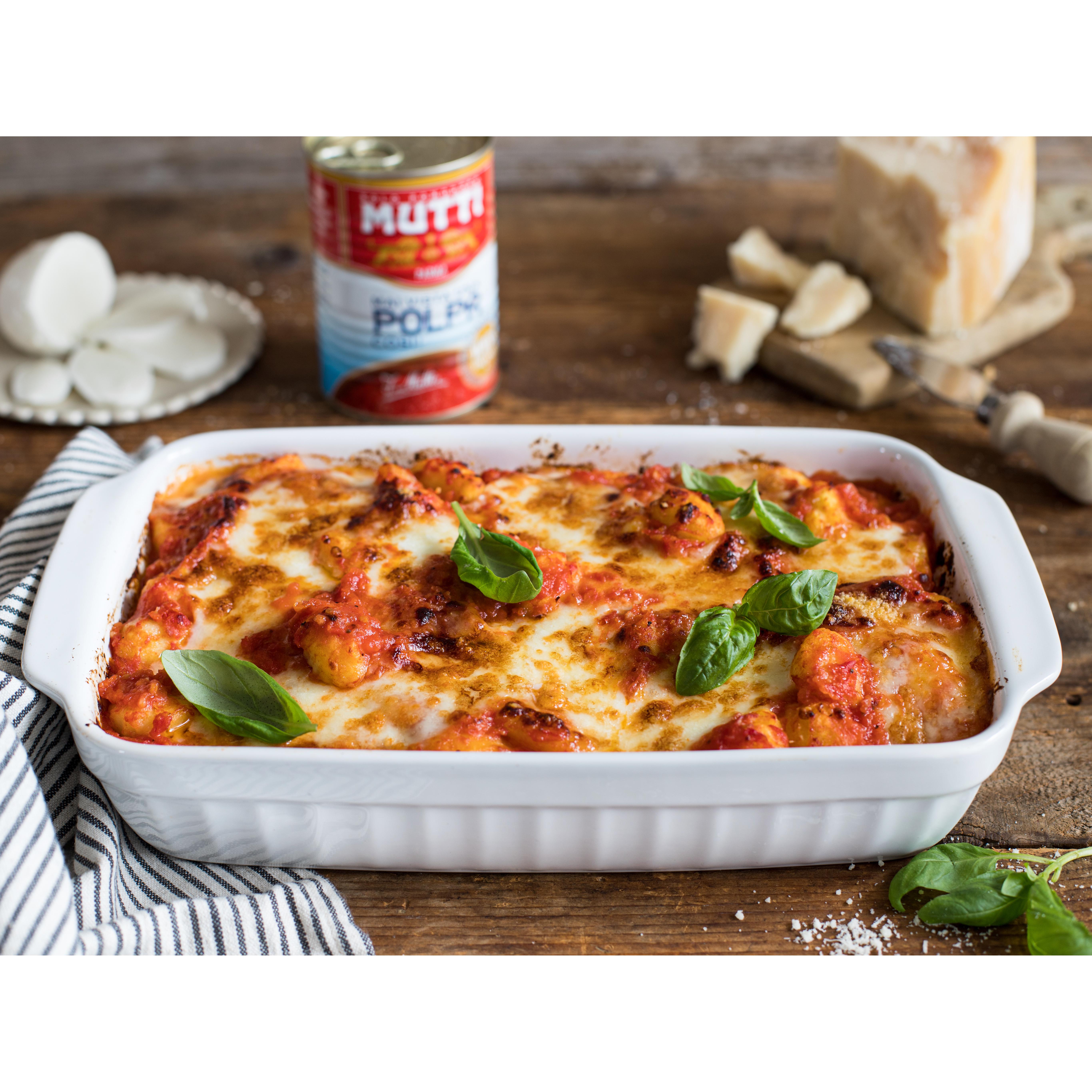 Mutti Finely Chopped Tomatoes 4 x 400g thumbnail 3