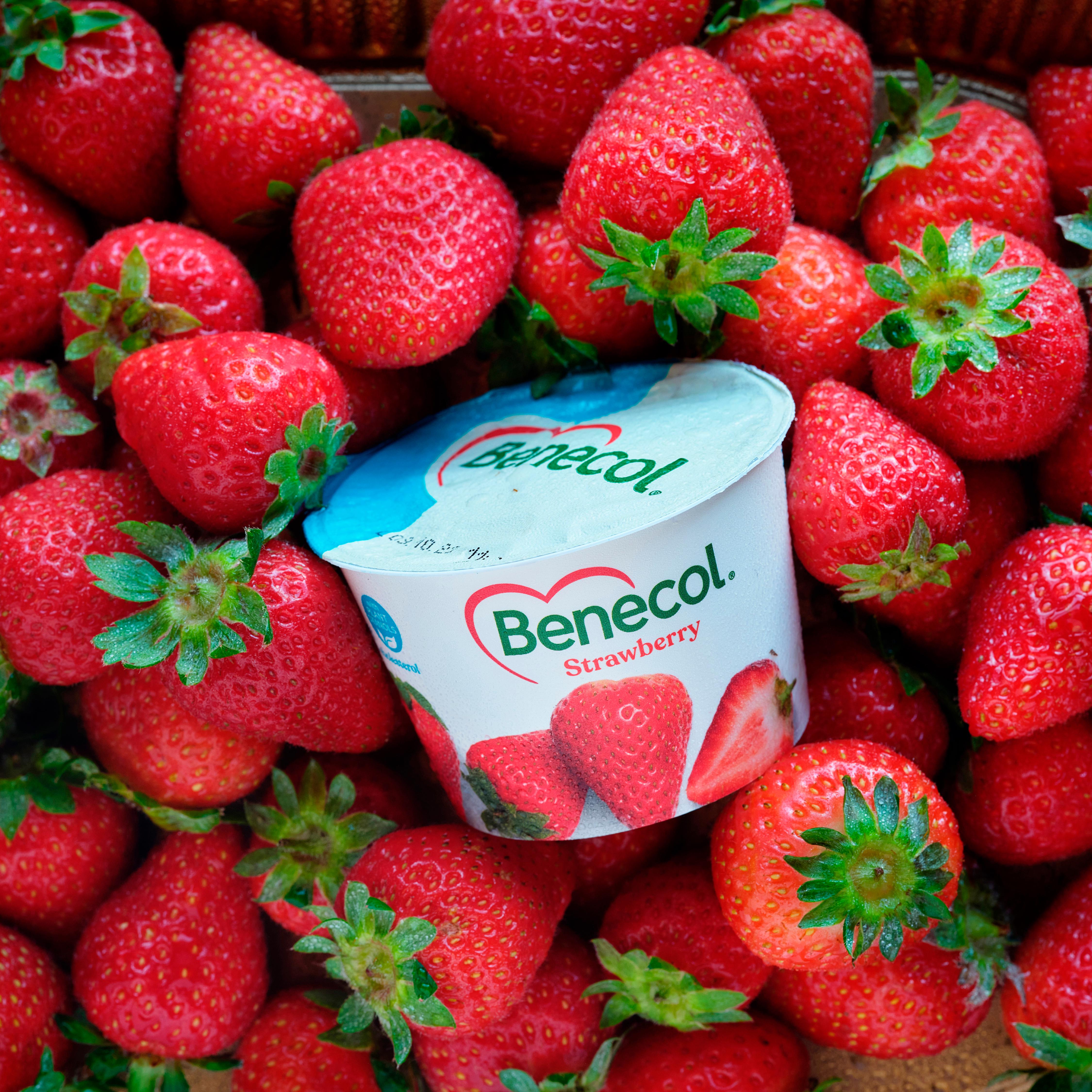Benecol Strawberry Yogurt 4x115g thumbnail 4