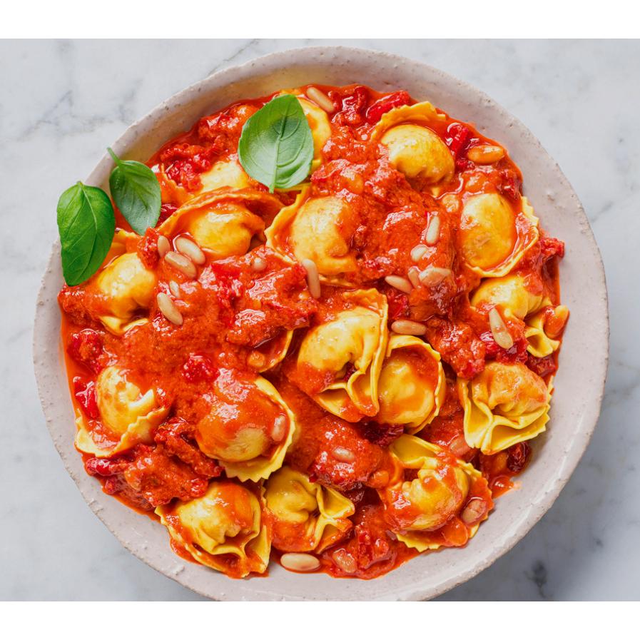La Famiglia Rana Sundried Tomato & Pecorino Cheese Fresh Sauce 200g thumbnail 2