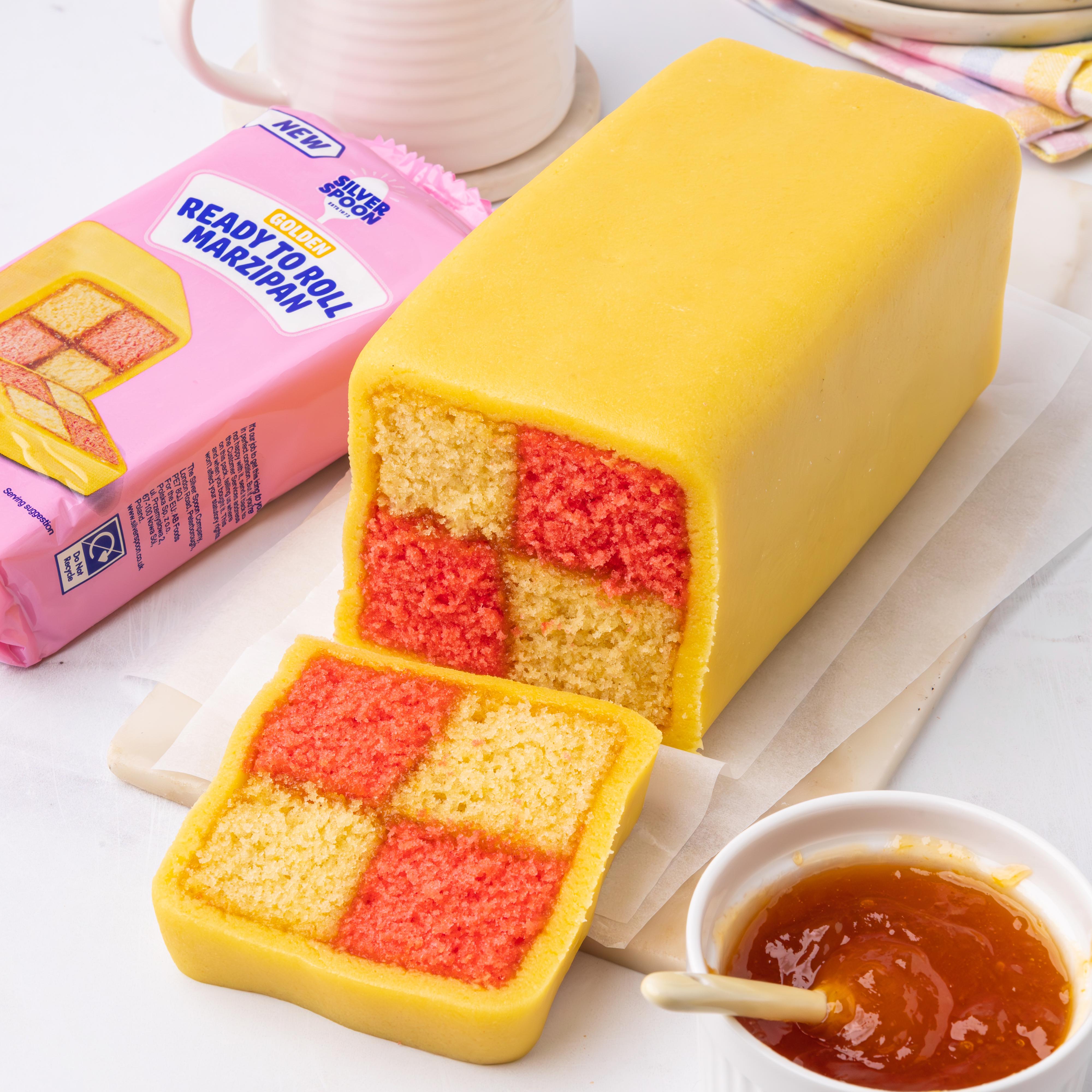 Silver Spoon Golden Ready To Roll Marzipan 500g thumbnail 5