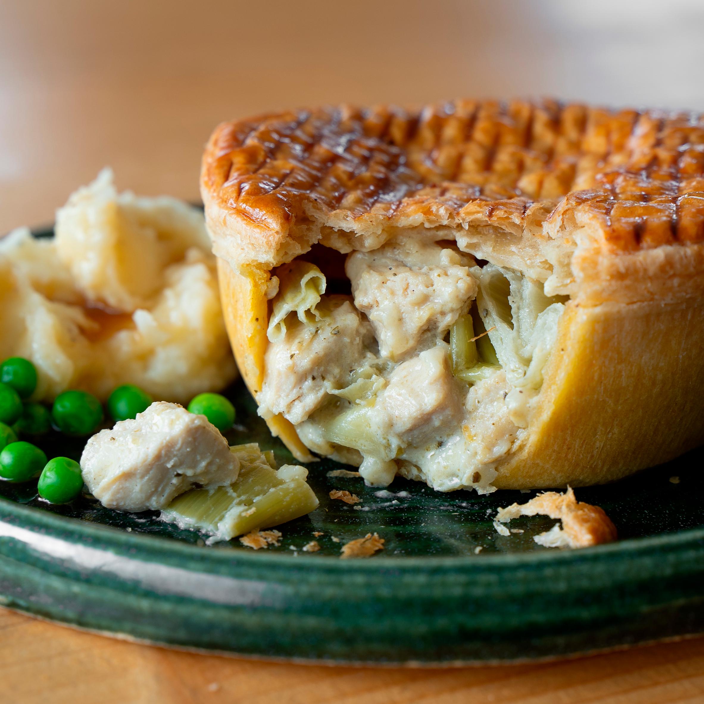 Higgidy Creamy Chicken & Sauteed Leek Pie 200g thumbnail 2