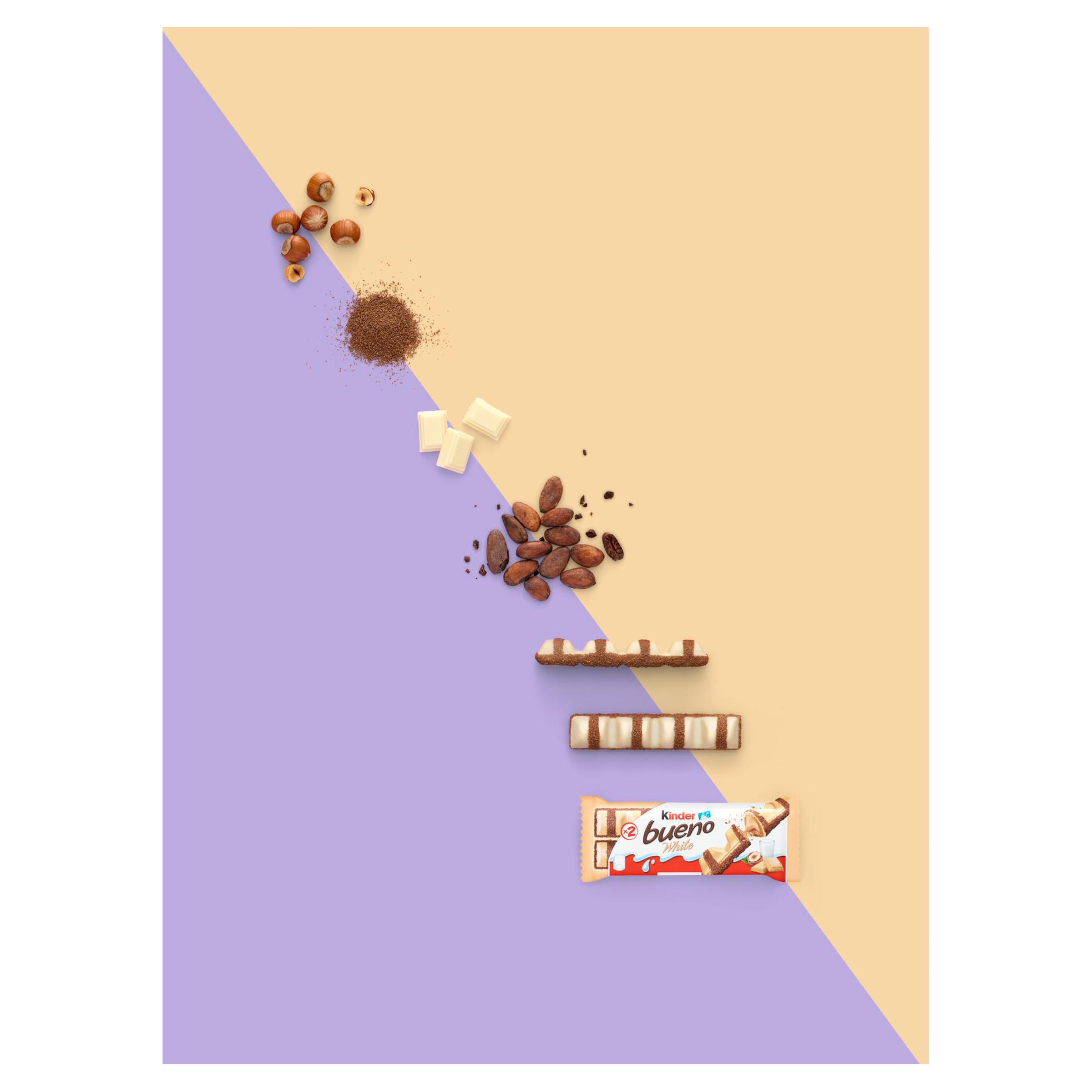 Kinder Bueno White Chocolate & Hazelnut Multipack 3 x 43g thumbnail 4