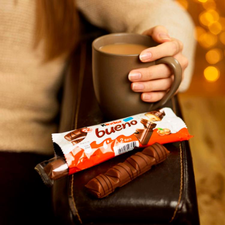 Kinder Bueno Milk Chocolate & Hazelnut Multipack 3 x 43g thumbnail 5