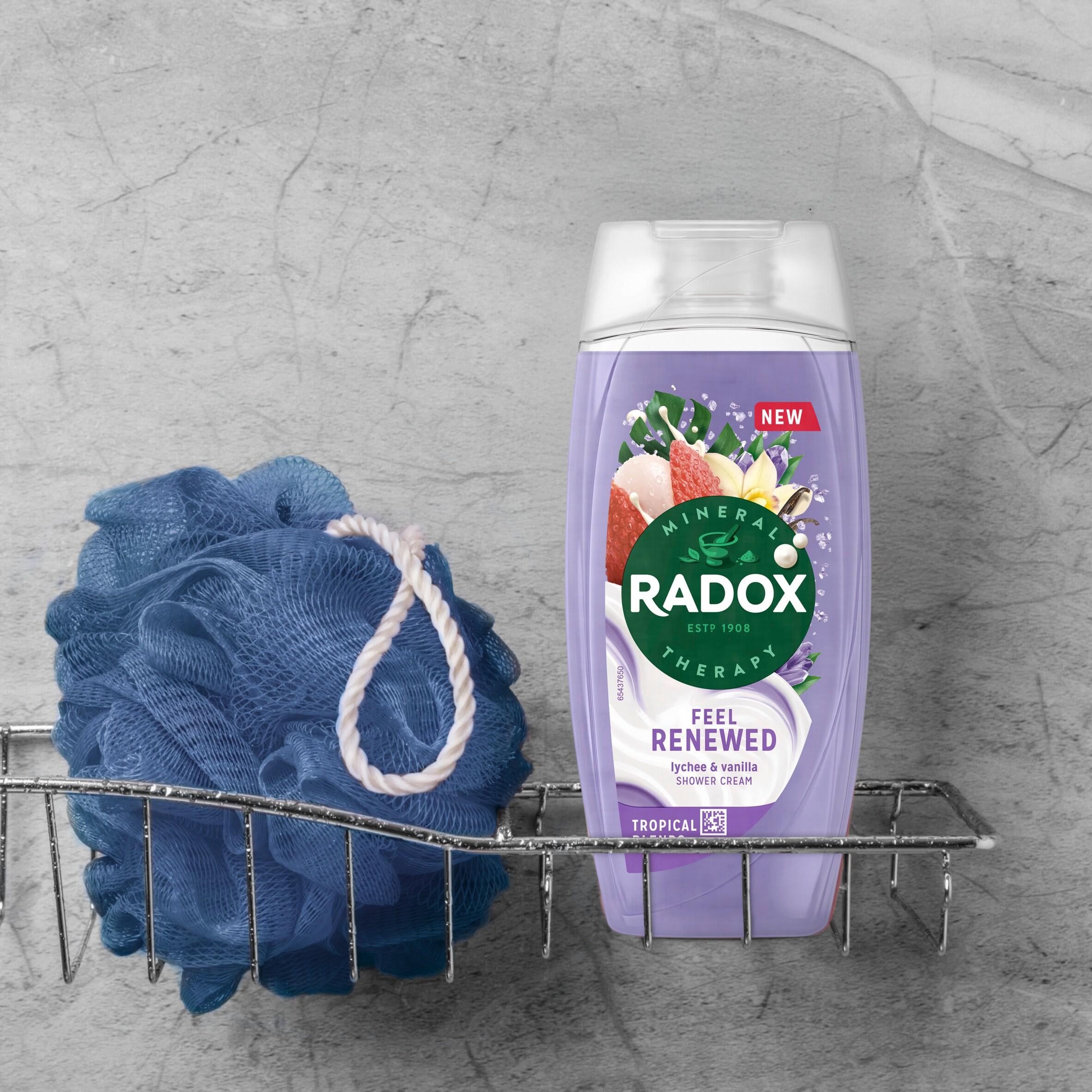 Radox 225ml Mineral Therapy Feel Renewed Shower Cream thumbnail 3