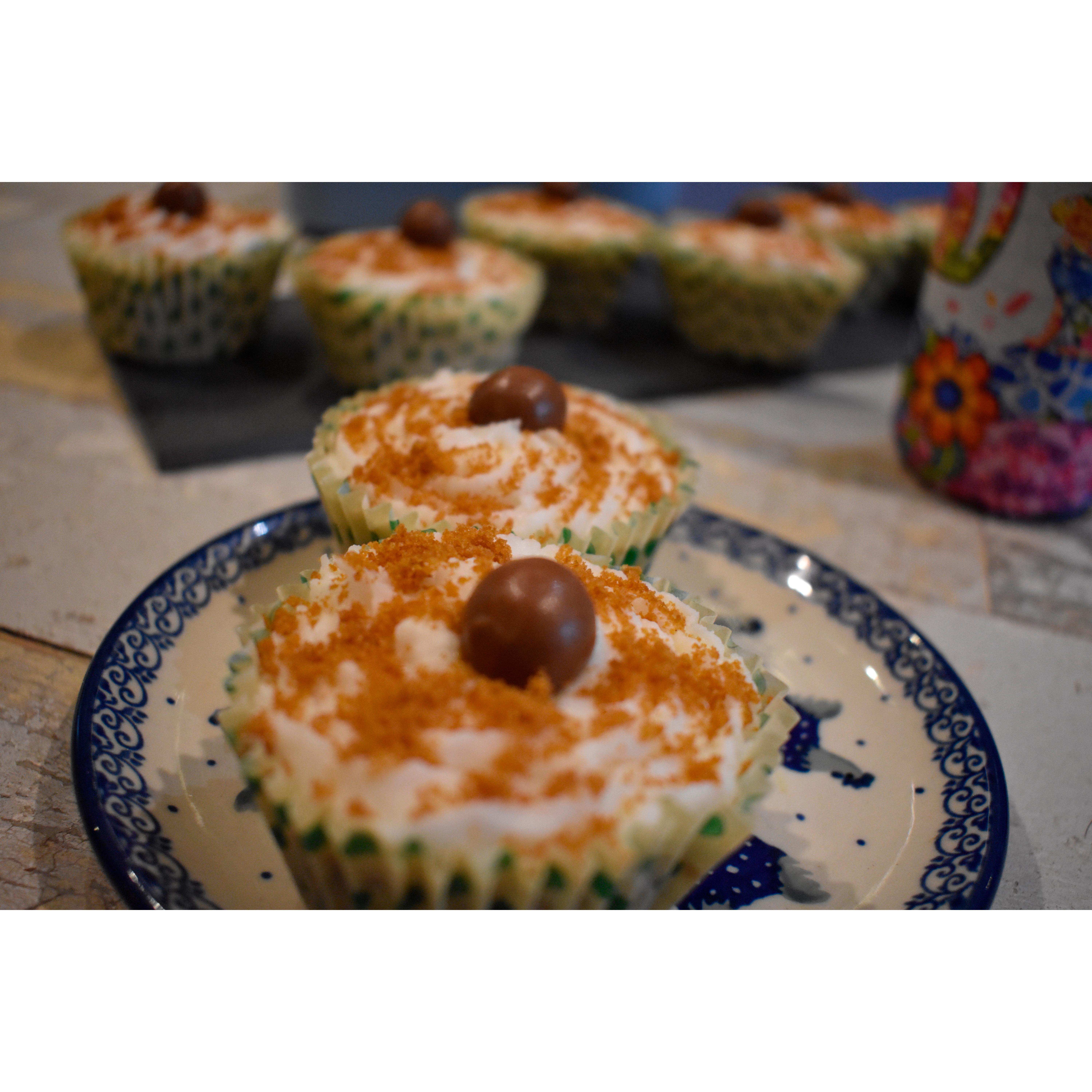 Emma's Country Cakes 2 Handmade Cupcakes thumbnail 4
