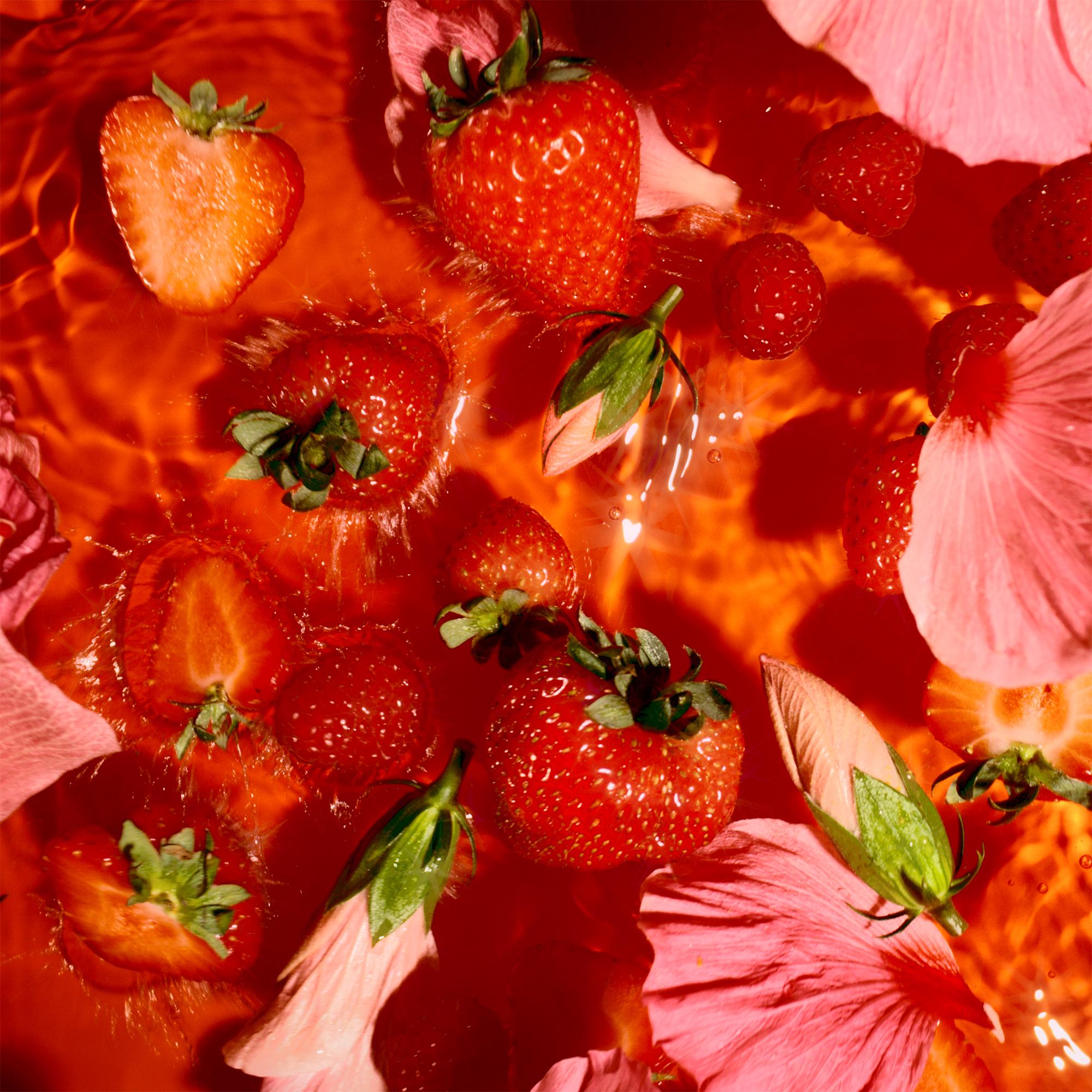 Lipton Berry Bliss 20 x 2.1g Raspberry, Strawberry & Hibiscus Pyramid Tea Bags thumbnail 6