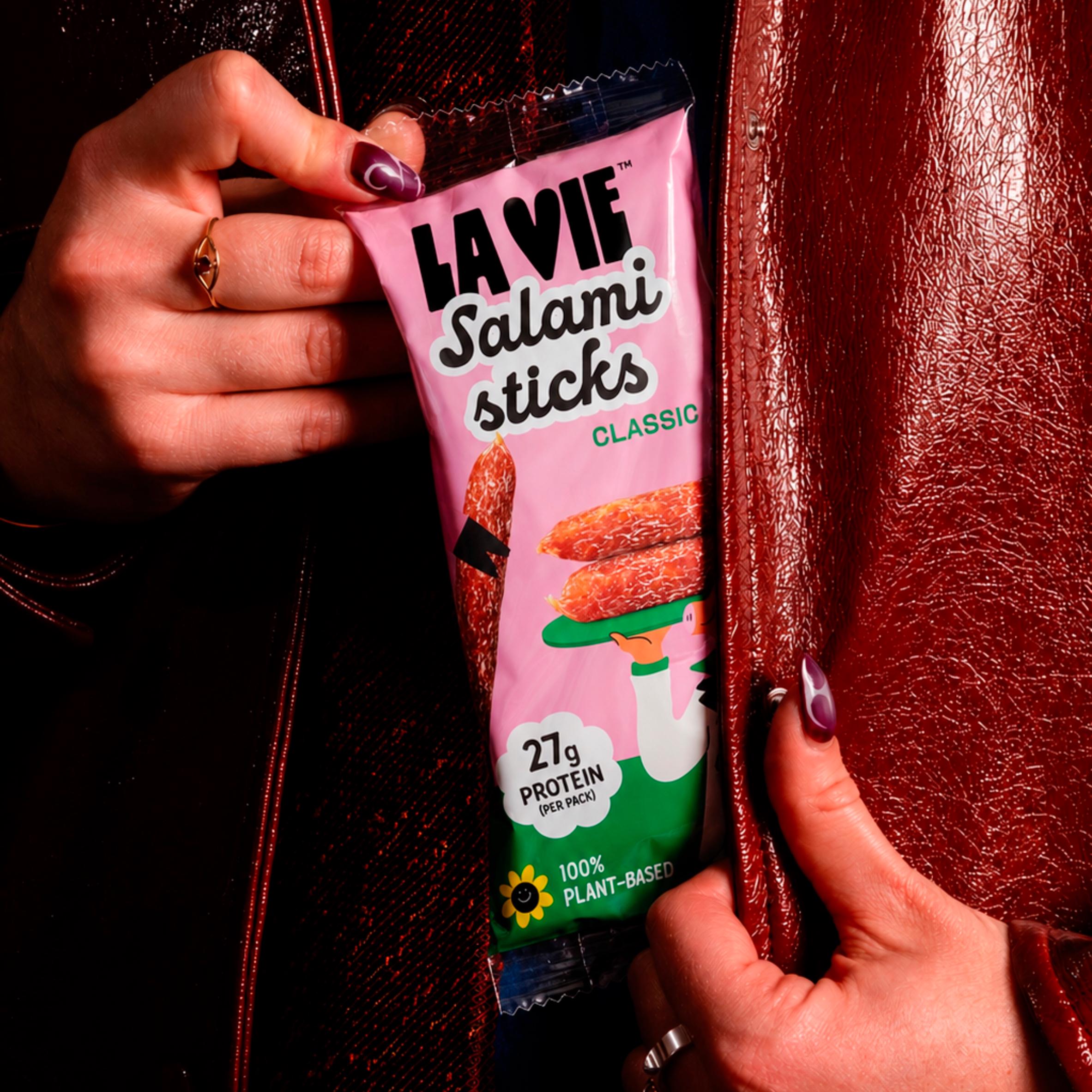 La Vie 75g Classic Salami Sticks thumbnail 3