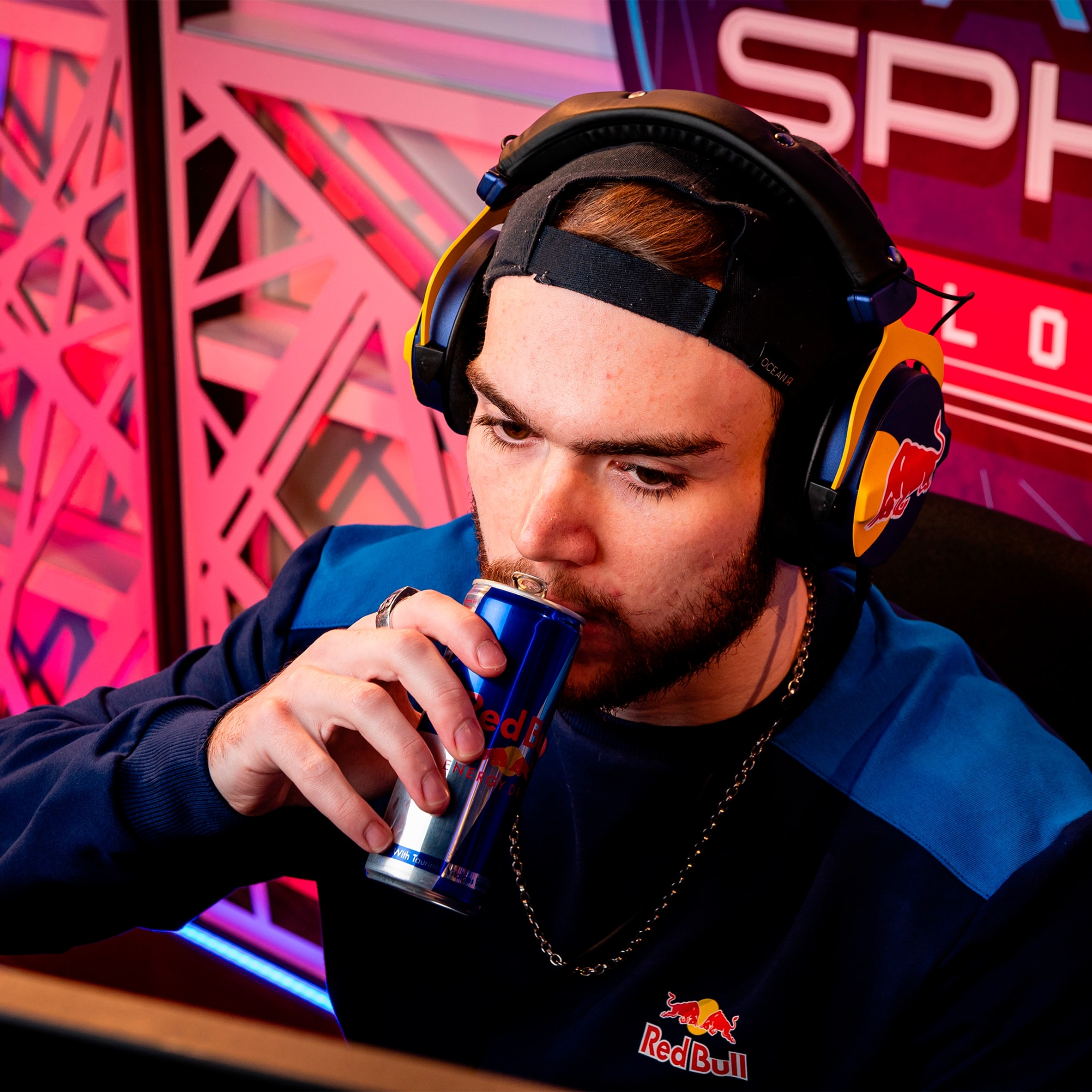 Red Bull Energy Drink 4 X 250Ml thumbnail 4