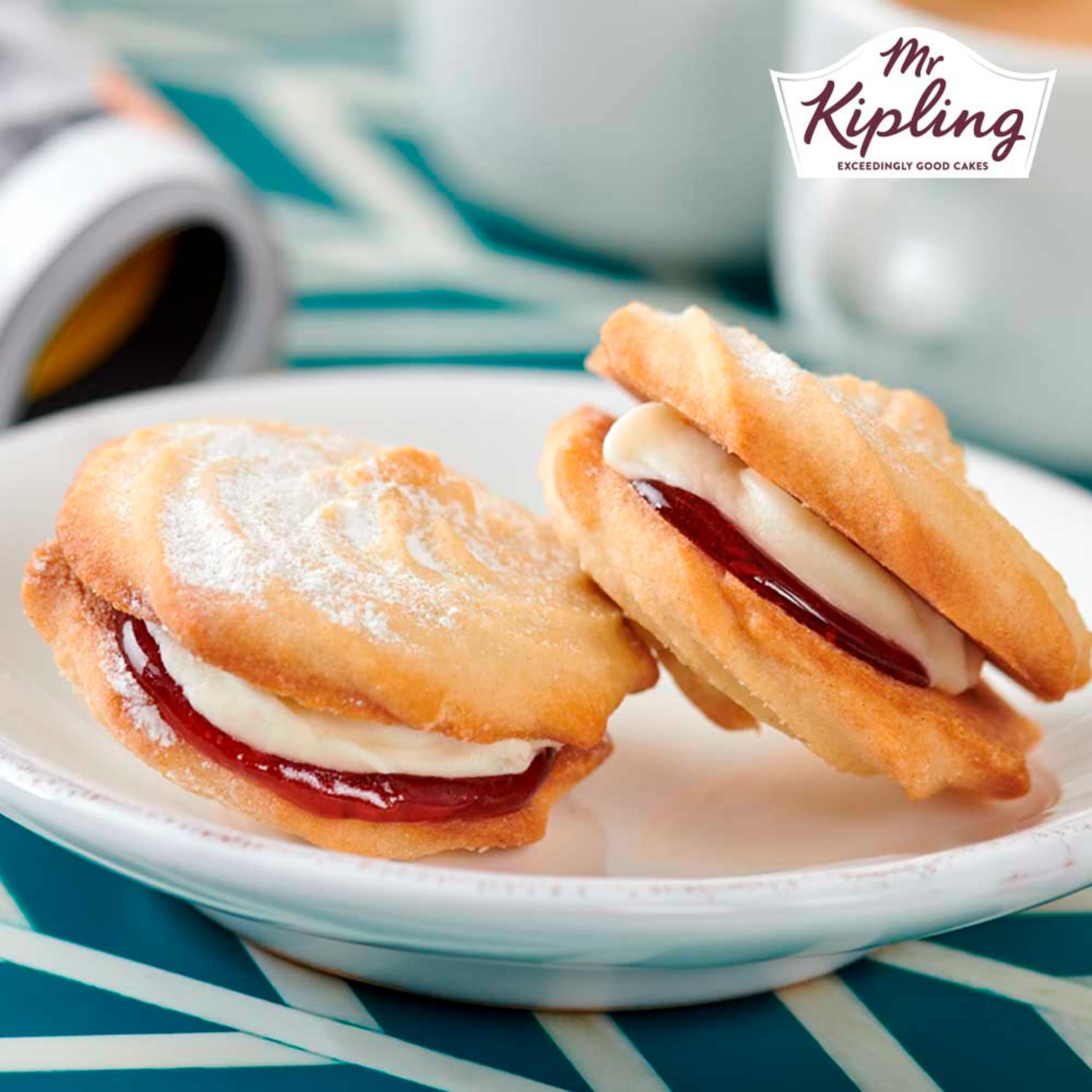 Mr Kipling Viennese Whirls Cakes 6 Pack thumbnail 3