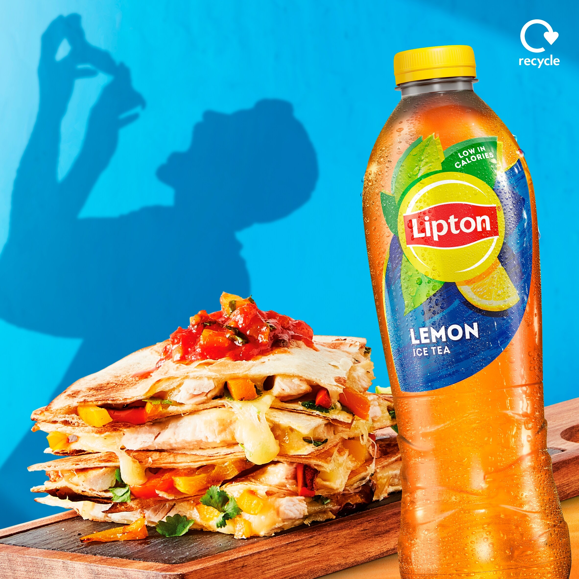 Lipton Ice Tea Lemon Bottle 1.25L thumbnail 2
