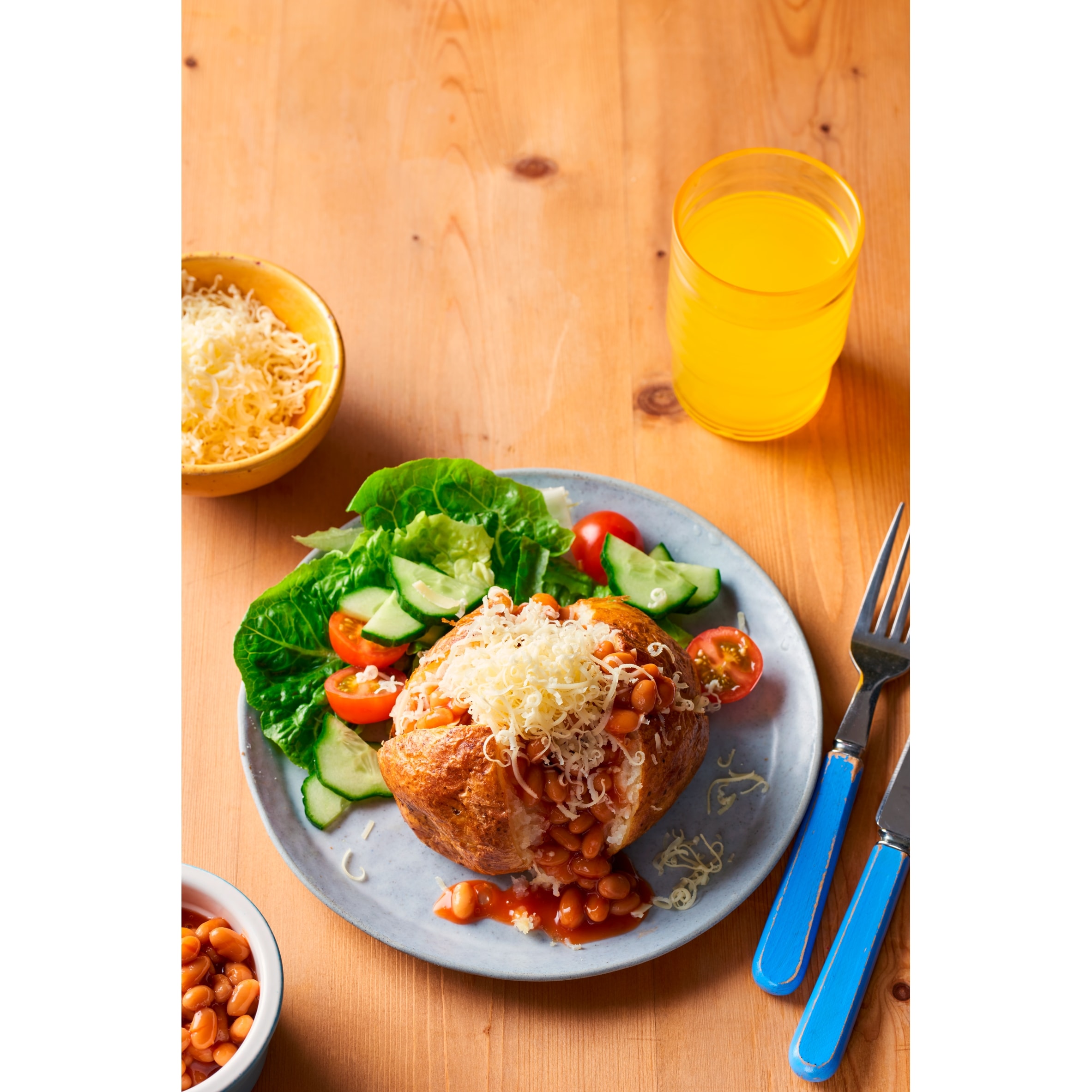 McCain 4 Baked Jacket Potatoes 800G thumbnail 3