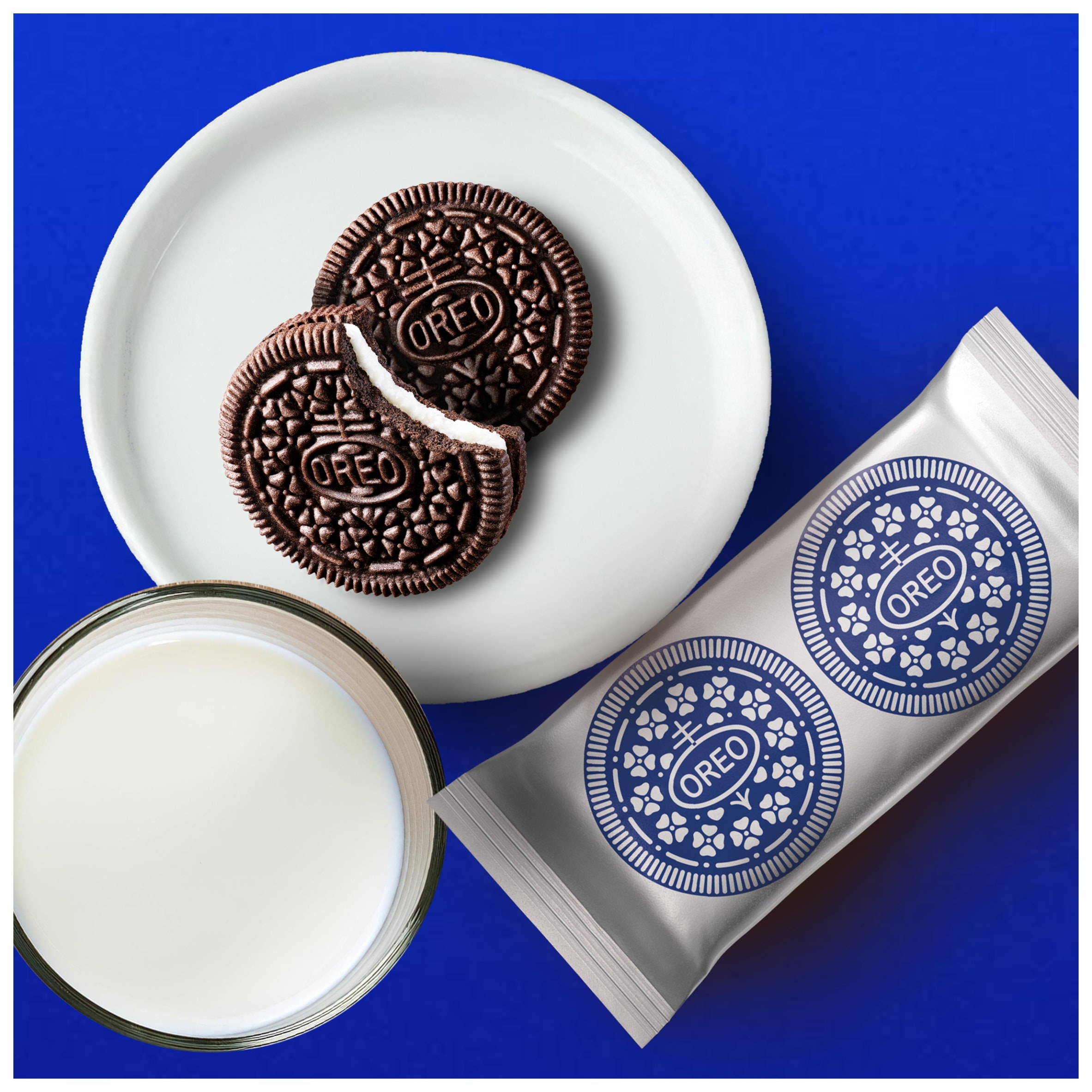 Oreo Vanilla Cookie Chocolate Sandwich Biscuits Twin Pack 2x154g thumbnail 3