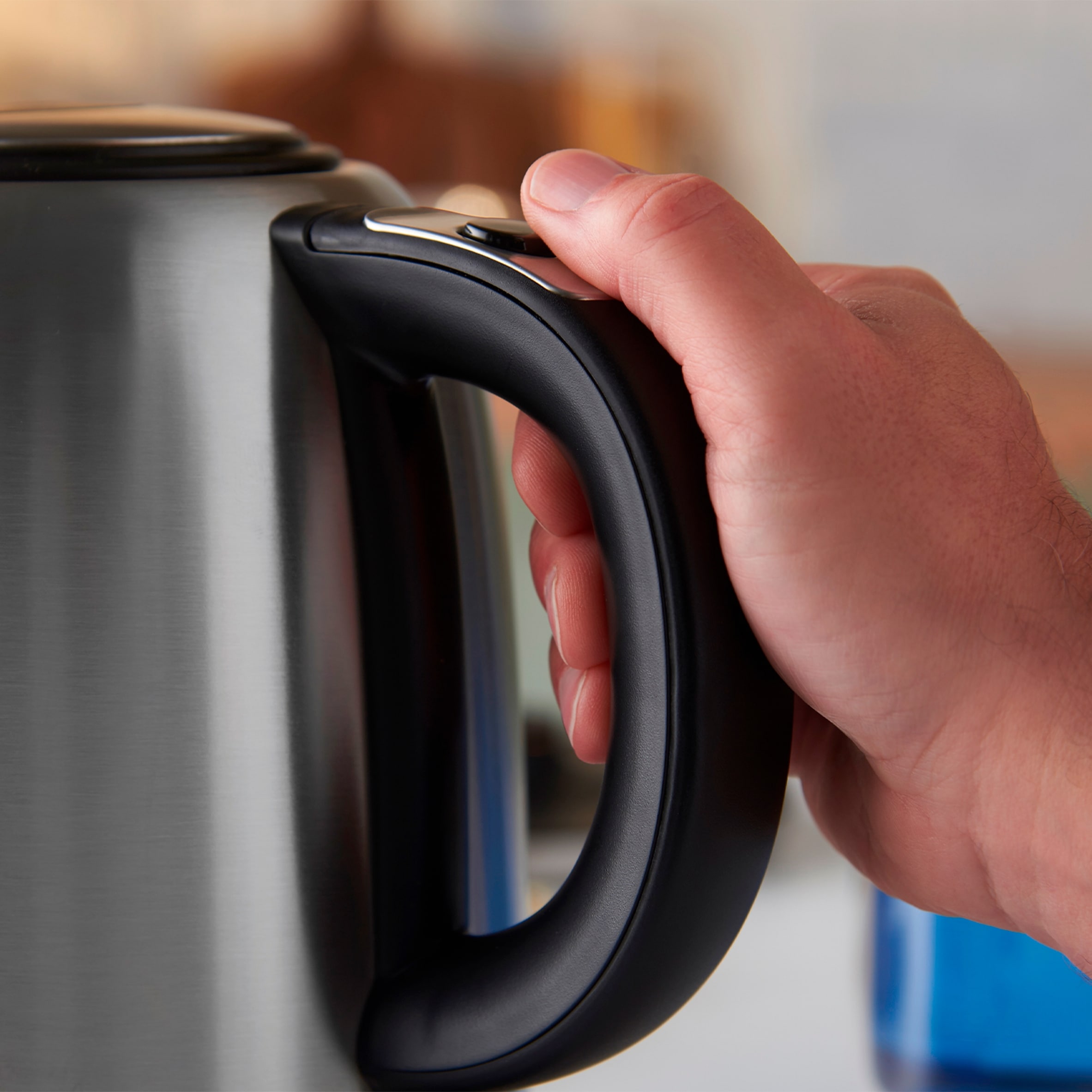 Russell Hobbs Quiet Boil Stainless Steel Kettle thumbnail 4