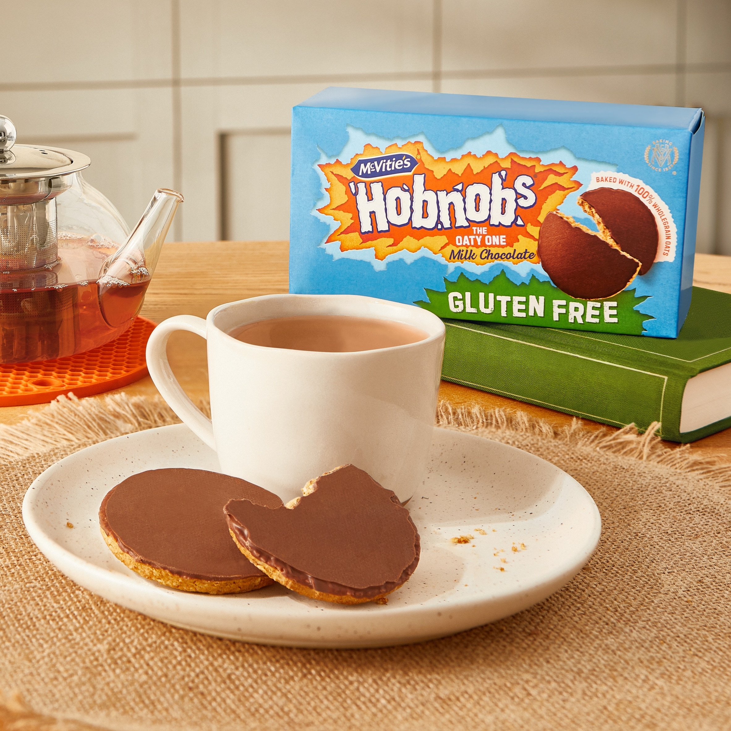 McVitie's Gluten Free Milk Chocolate Hobnobs Biscuits 150g thumbnail 2