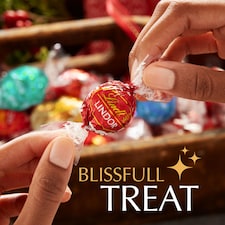 Lindt Lindor Silver Assorted Chocolate Truffles Box 337g thumbnail 5