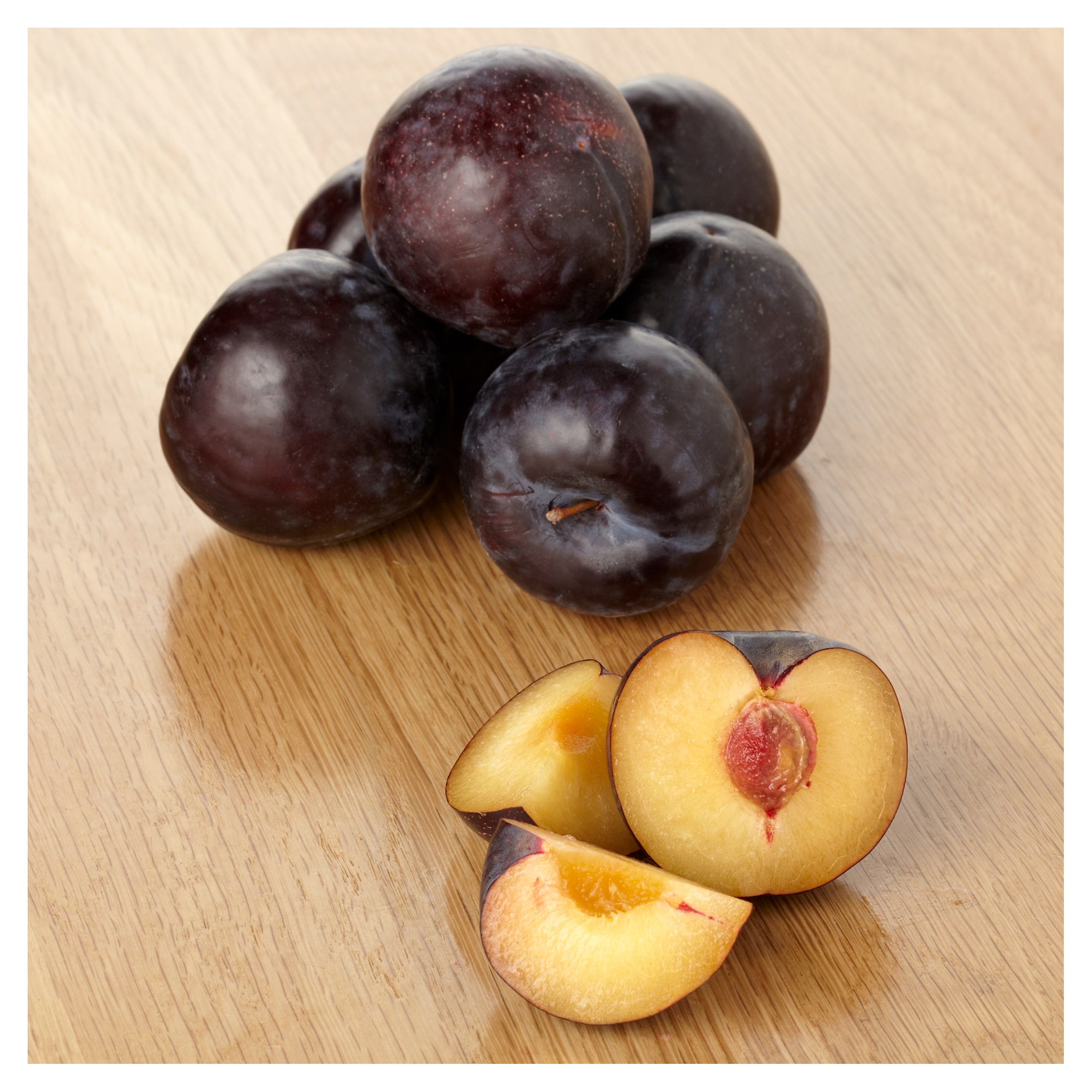 Tesco Plums 400G thumbnail 2