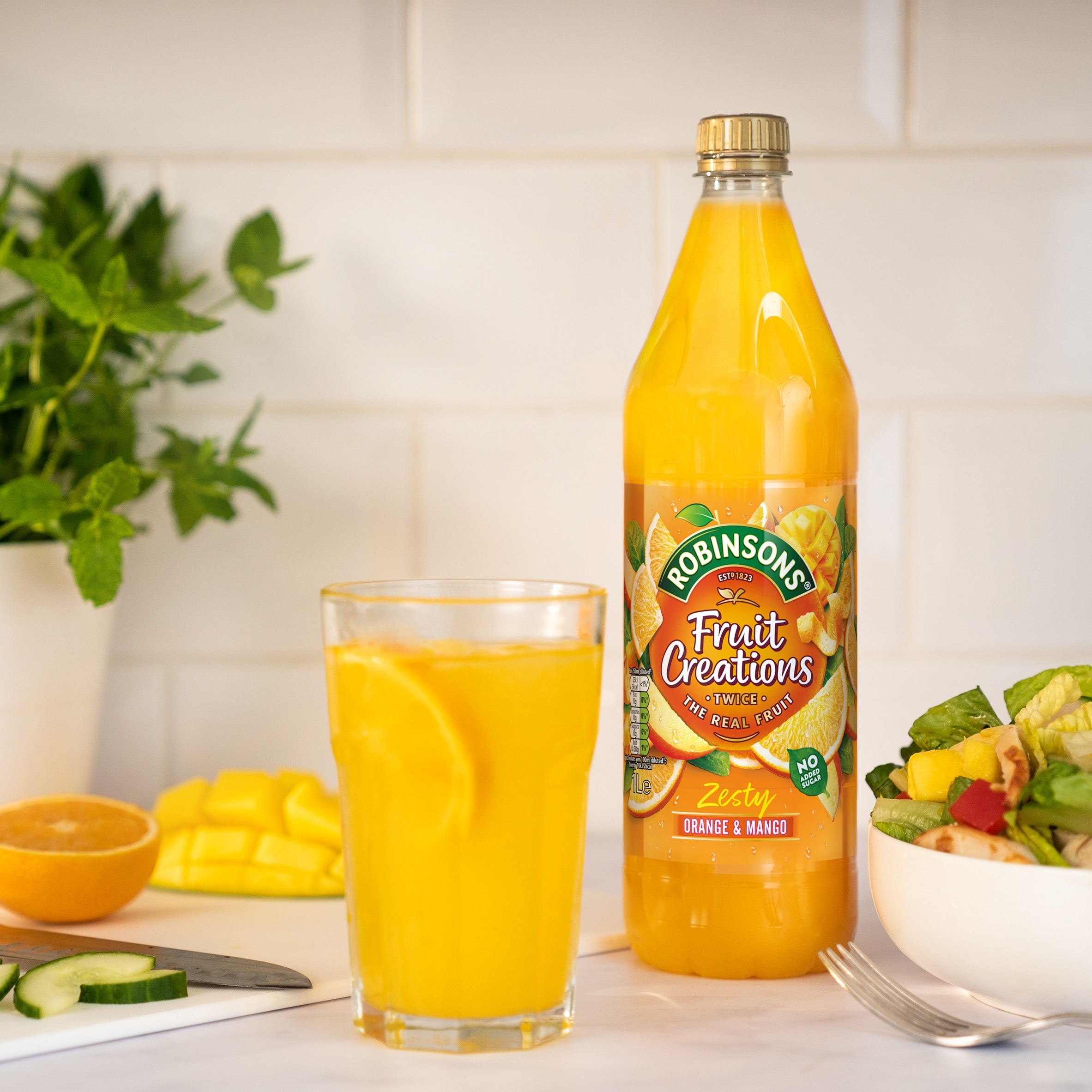 Robinsons Fruit Creations Orange & Mango Squash 1L thumbnail 4