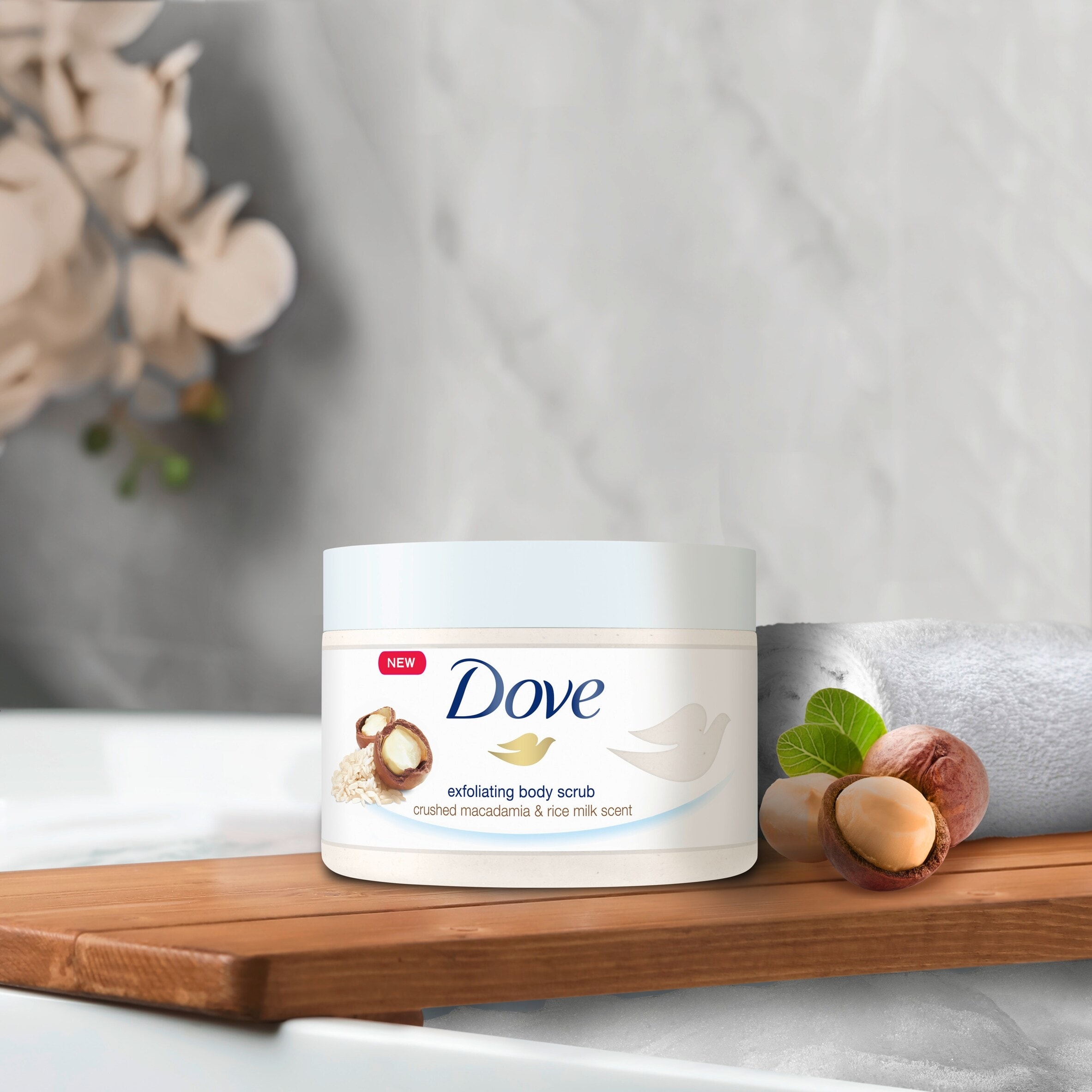 Dove Crushed Macadamia & Rice Milk Exfoliating Body Scrub 225ml thumbnail 3