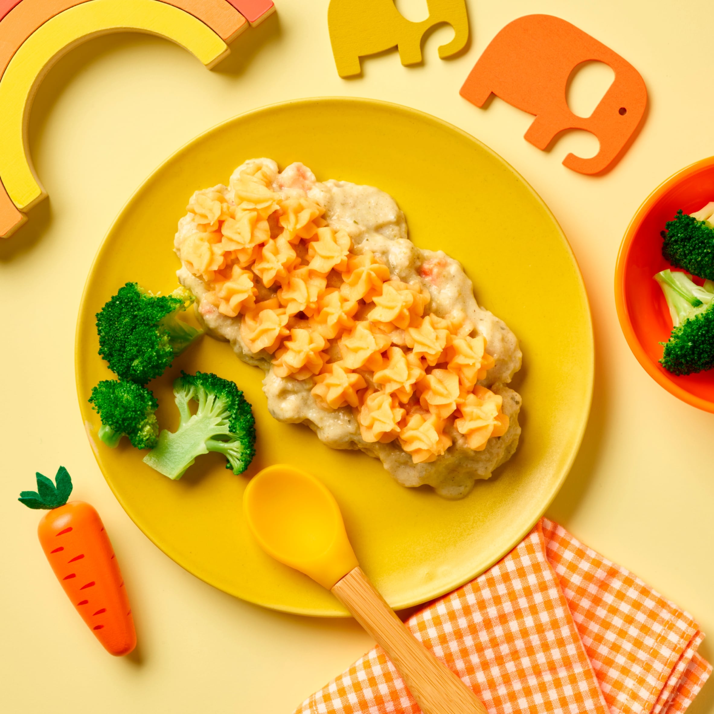 Little Dish Chicken & Veg Pie 200g thumbnail 3