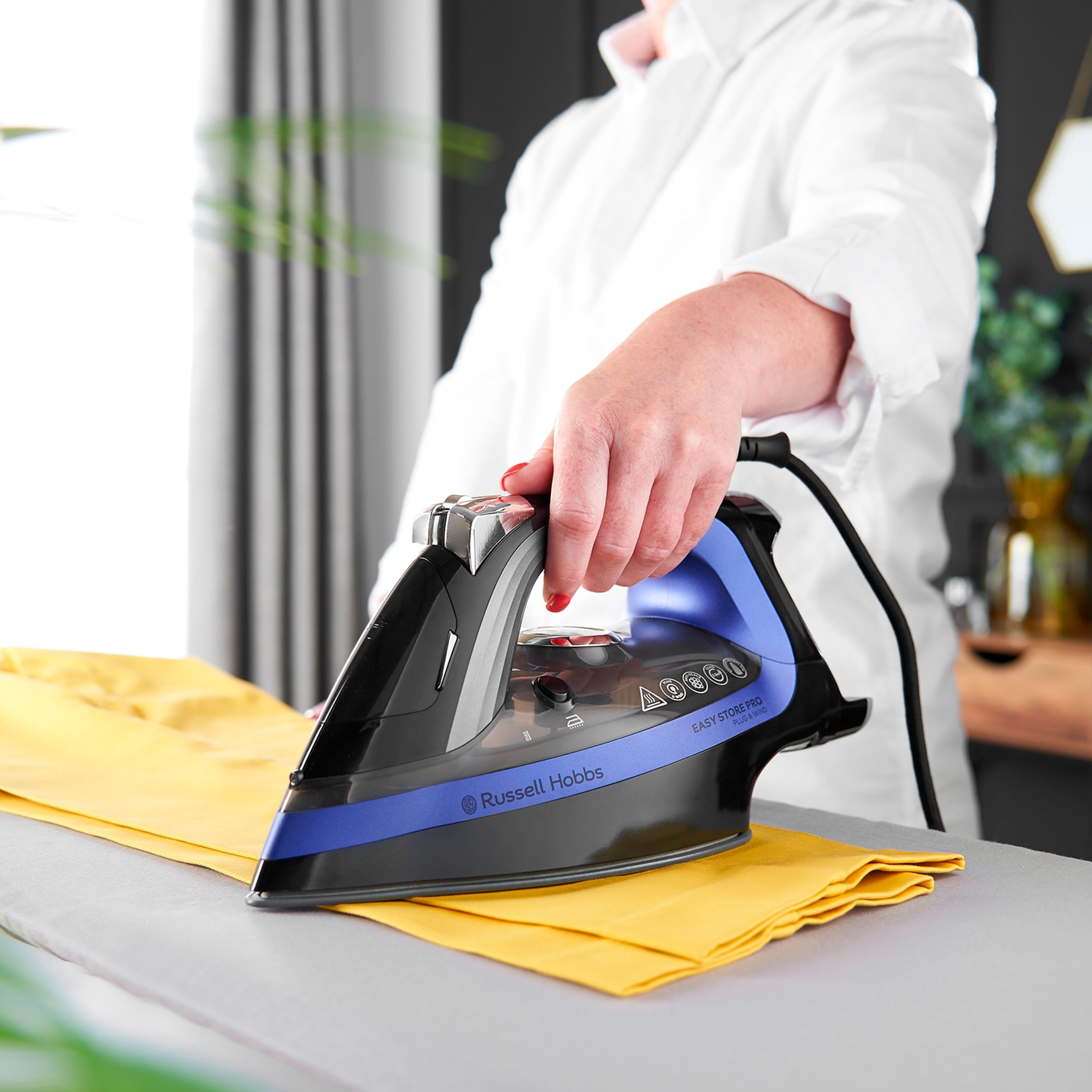 Russell Hobbs Easy Store Pro Iron 26731 thumbnail 5