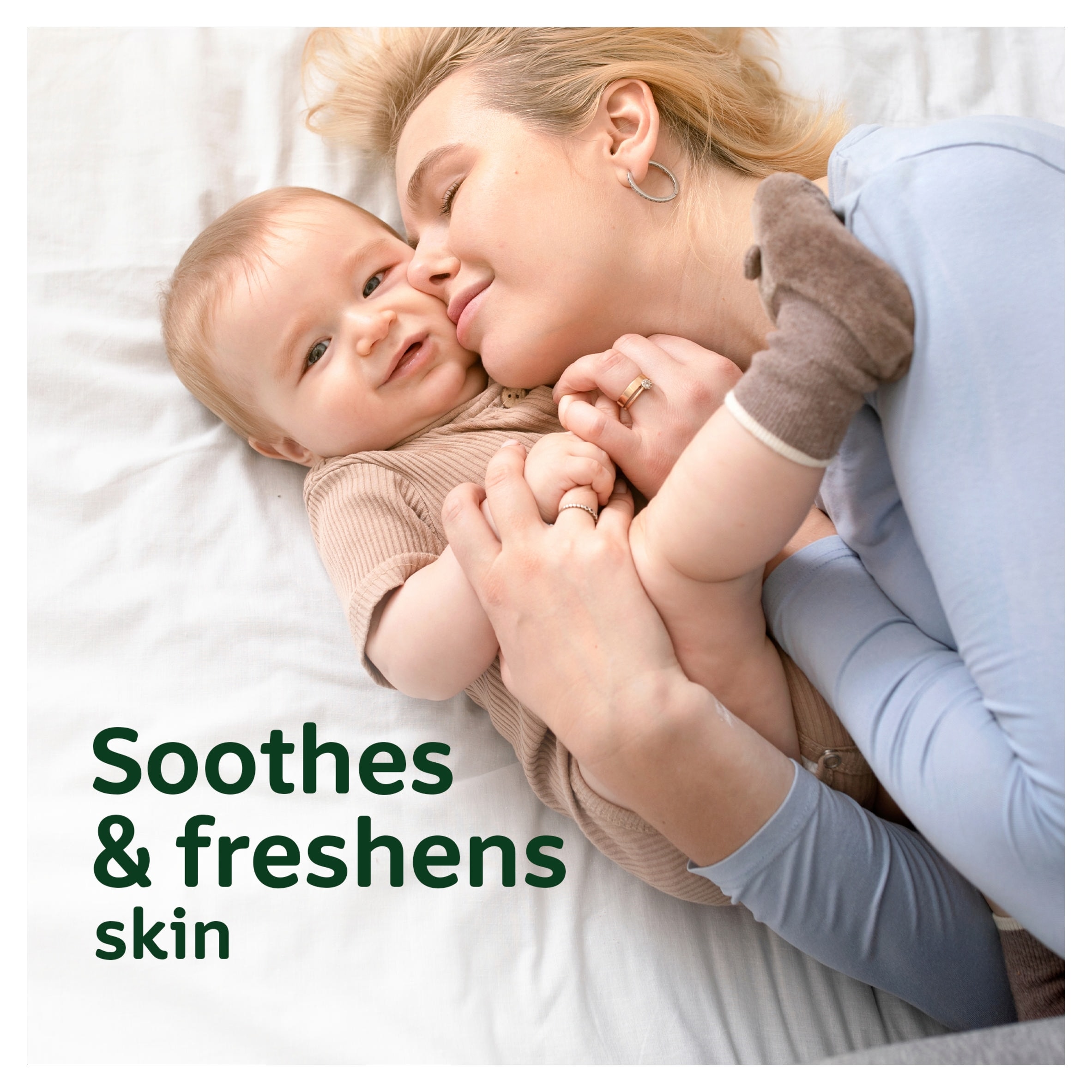 Johnson's Baby Powder Natural Cornstarch with Aloe and Vitamin E 200g thumbnail 4