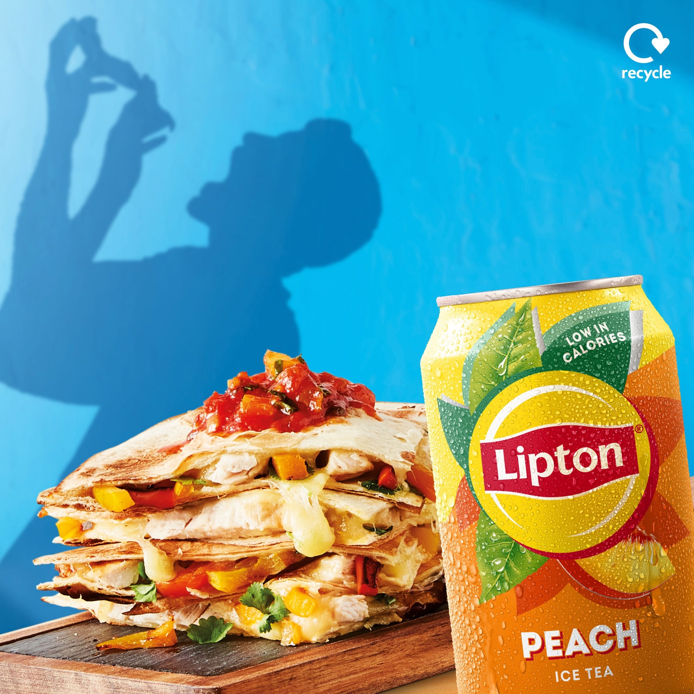 Lipton Ice Tea - Peach 330ml thumbnail 2
