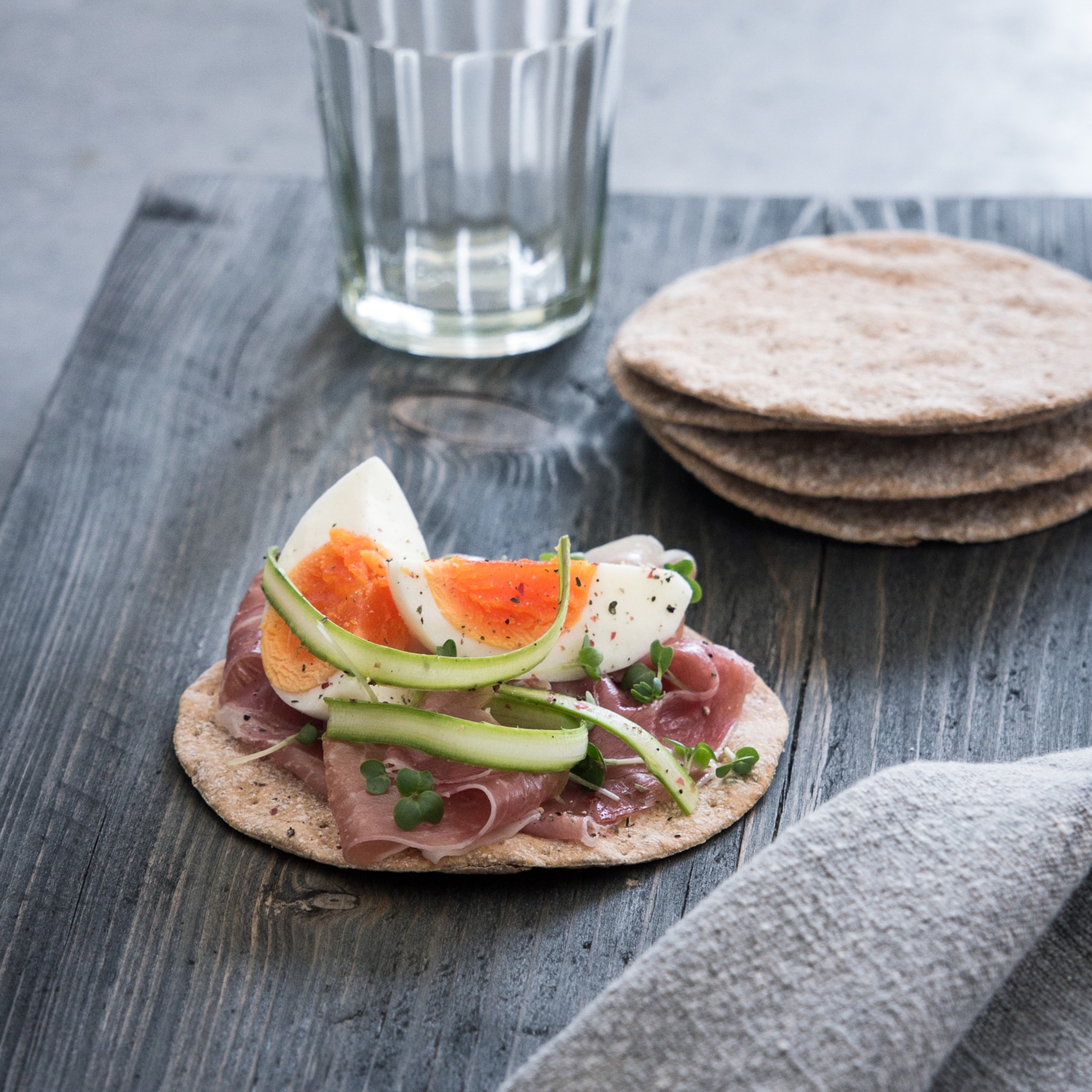 Peter's Yard Original Sourdough Crispbreads 125g thumbnail 4