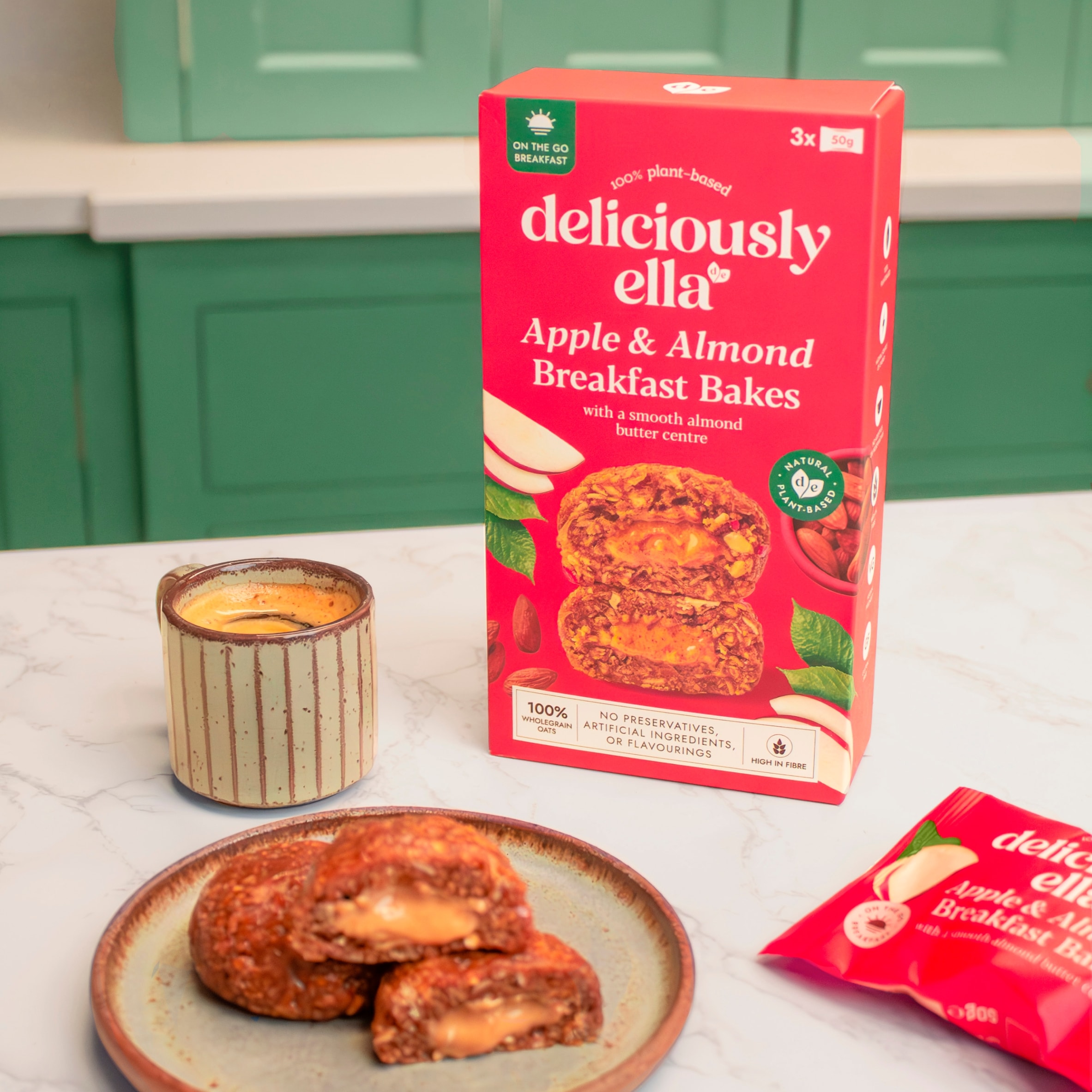 Deliciously Ella Apple & Almond Breakfast Bakes 150g thumbnail 3