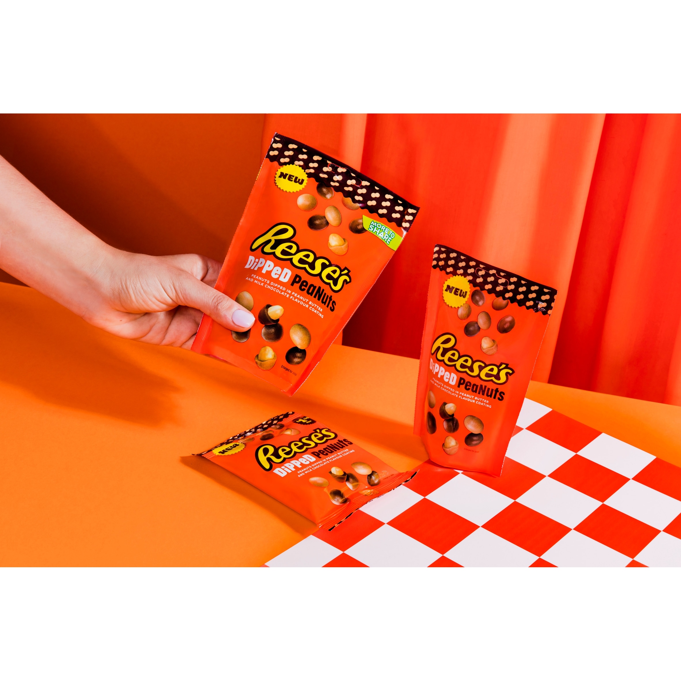 Reese's Peanut Butter and Milk Chocolate Dipped Peanuts 90g thumbnail 5