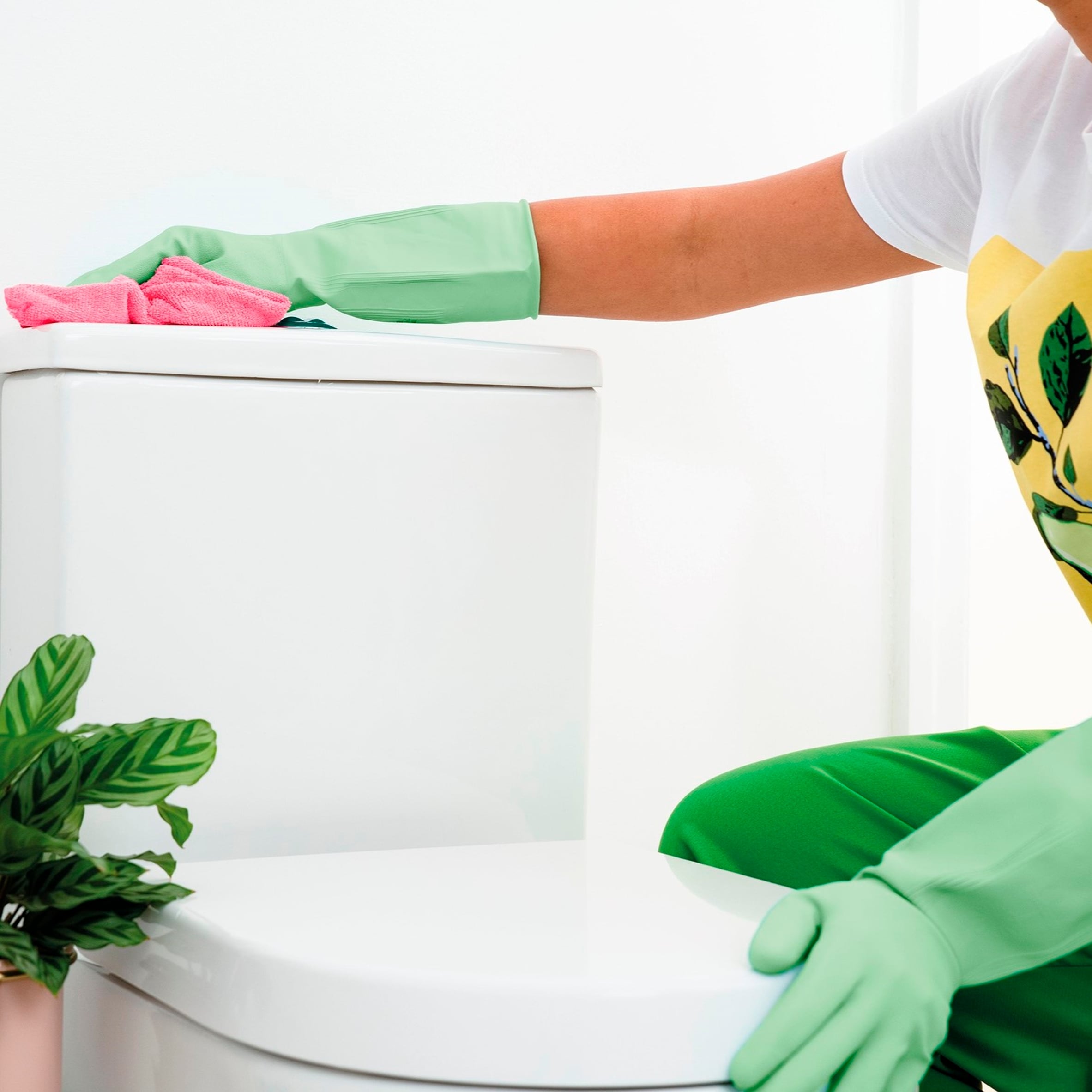 Marigold Medium Stronger Bathroom Gloves  thumbnail 2
