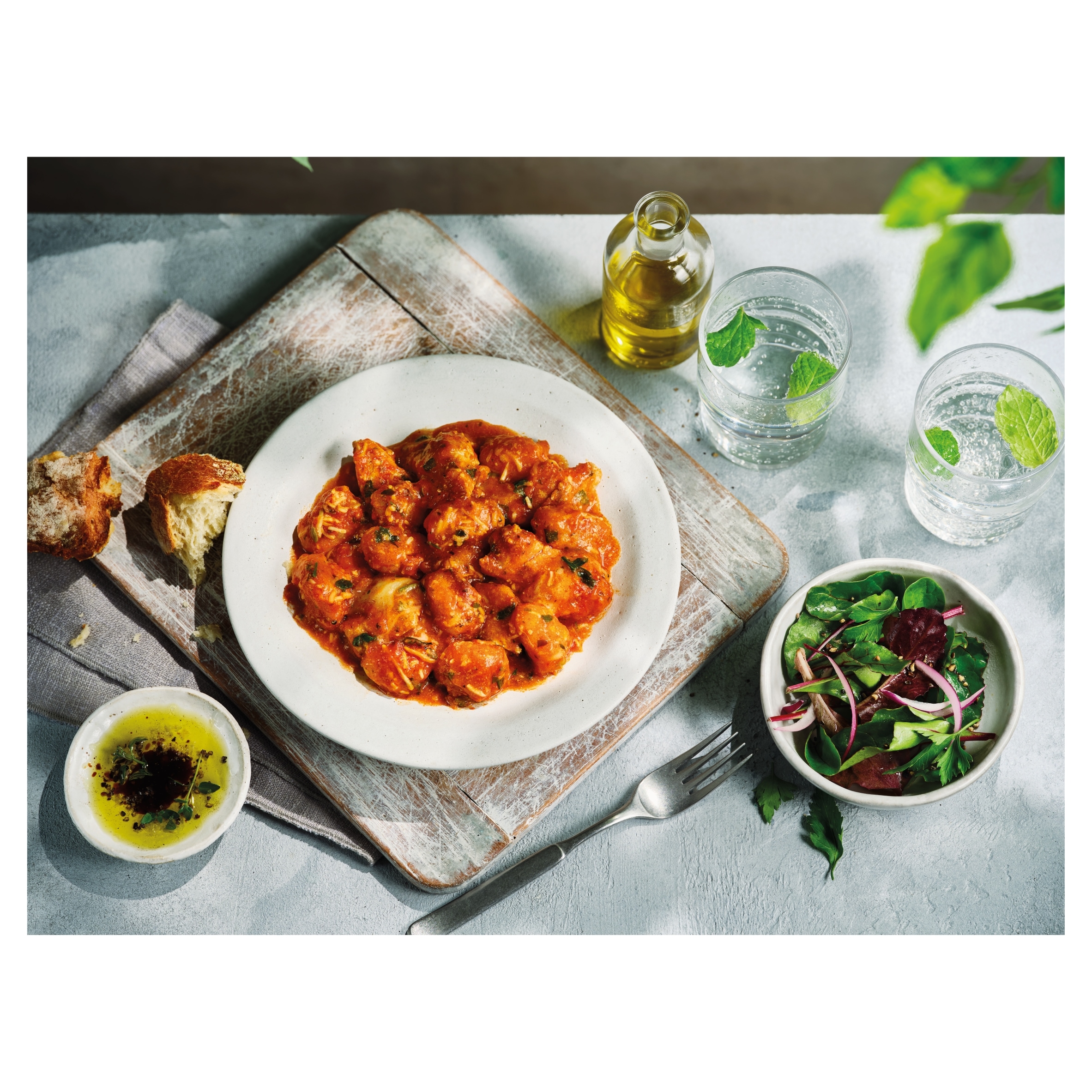 Tesco Finest Pesto Chicken Gnocchi 380g thumbnail 2