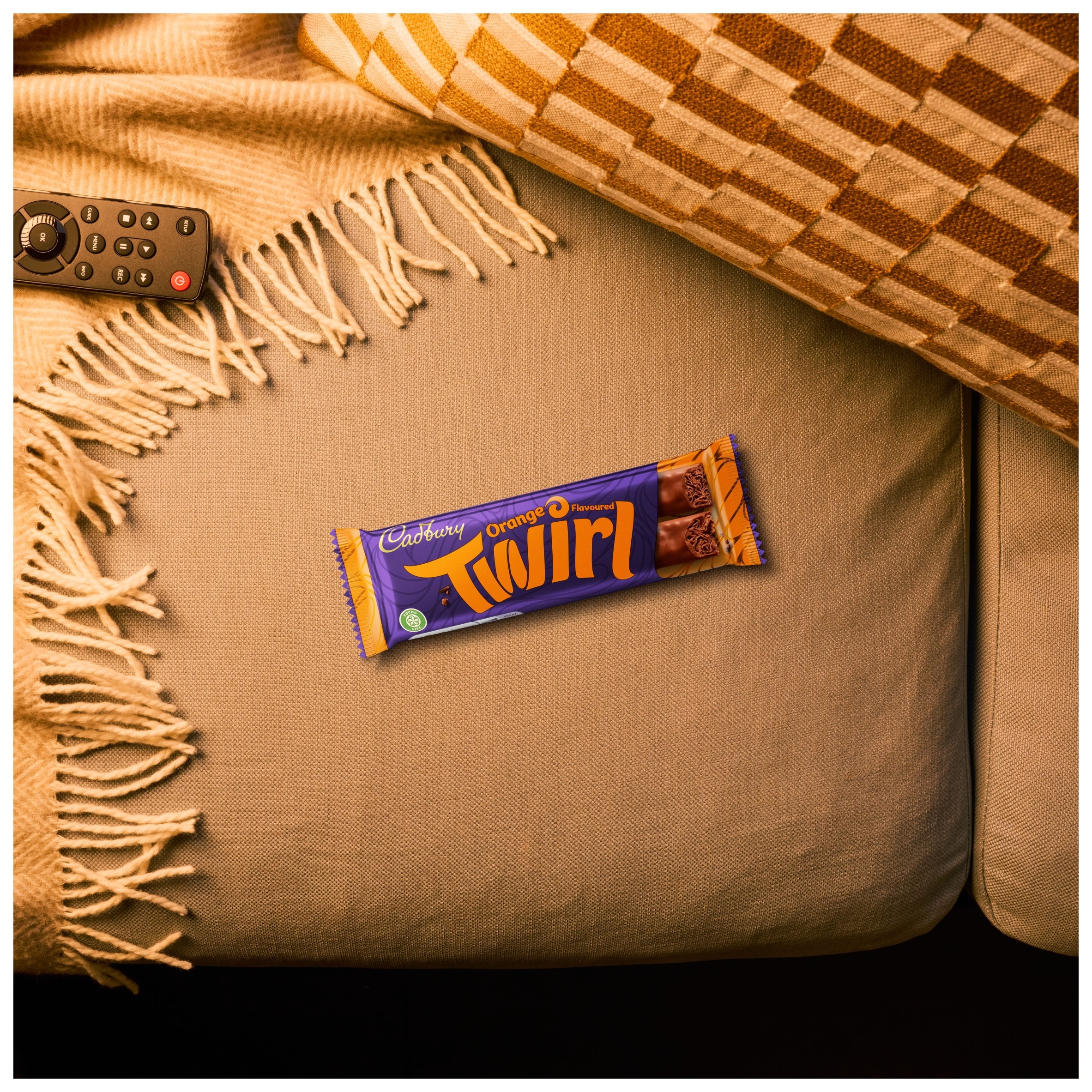 Cadbury Twirl Orange Chocolate Bar 3 pack Multipack 3 x 43g thumbnail 2