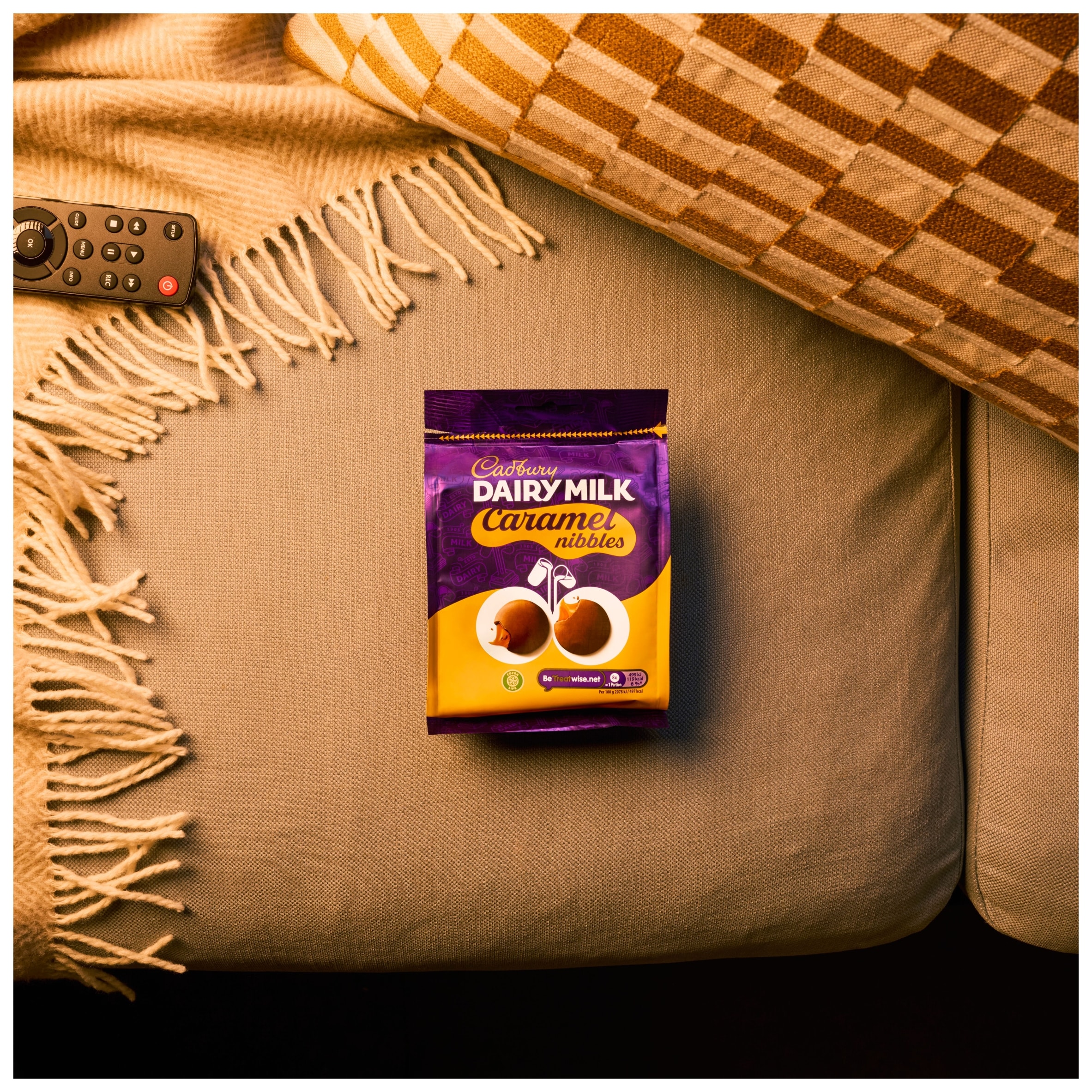 Cadbury Dairy Milk Caramel Nibbles Chocolate Bag 100G thumbnail 3