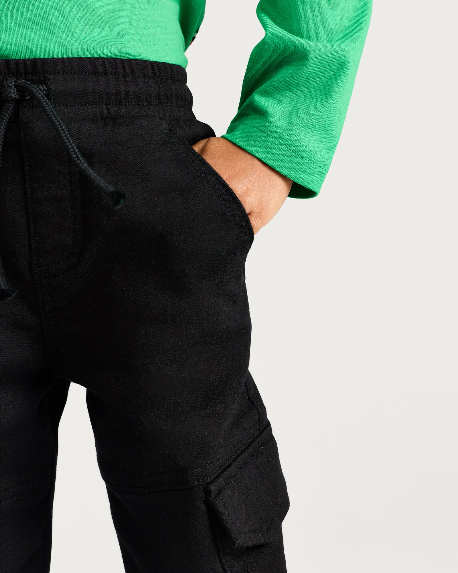 F&F Boys Cotton Rich Cuffed Fit Cargo Trousers in Black thumbnail 3