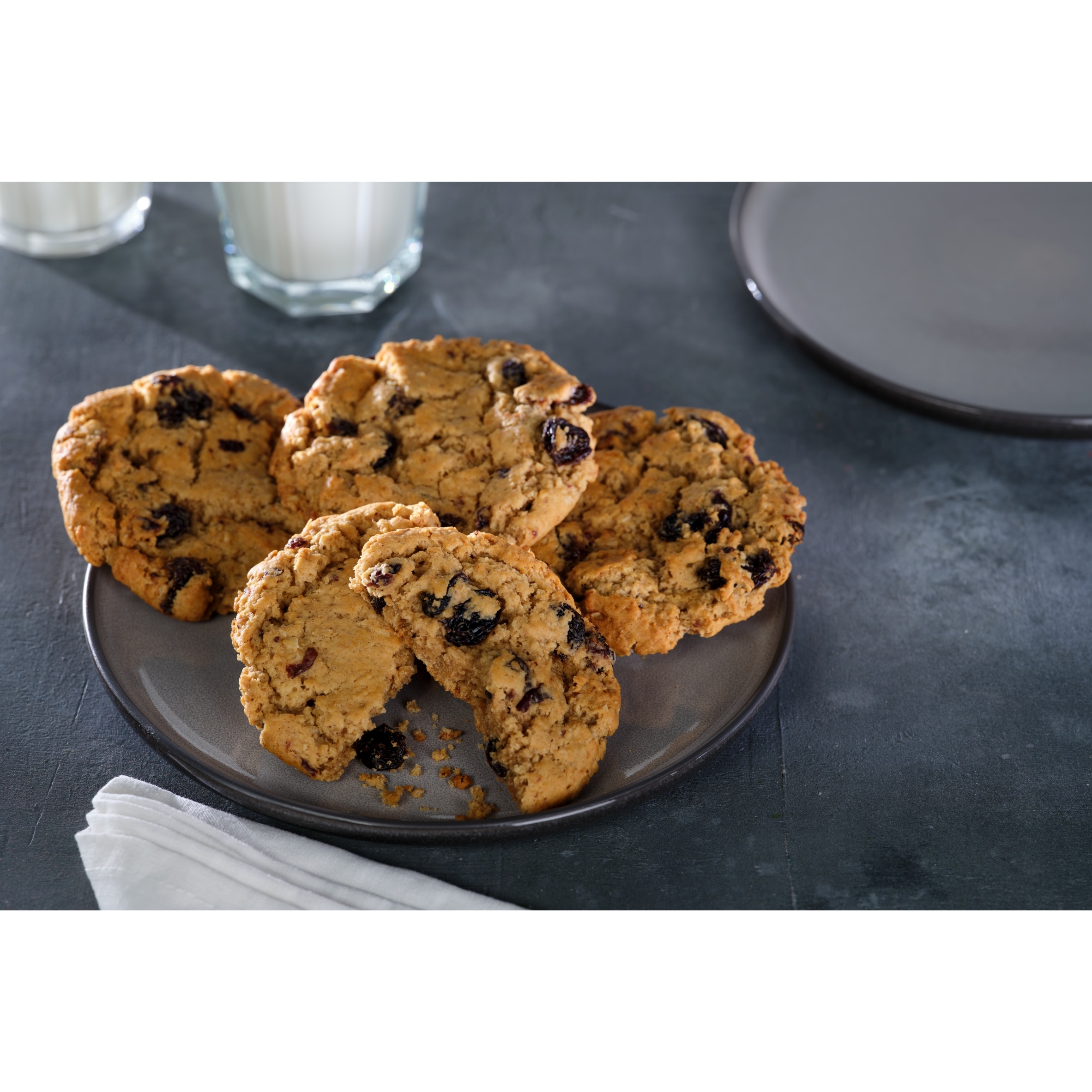 Tesco Finest Jumbo Oat and Flame Raisin Cookies 4 Pack