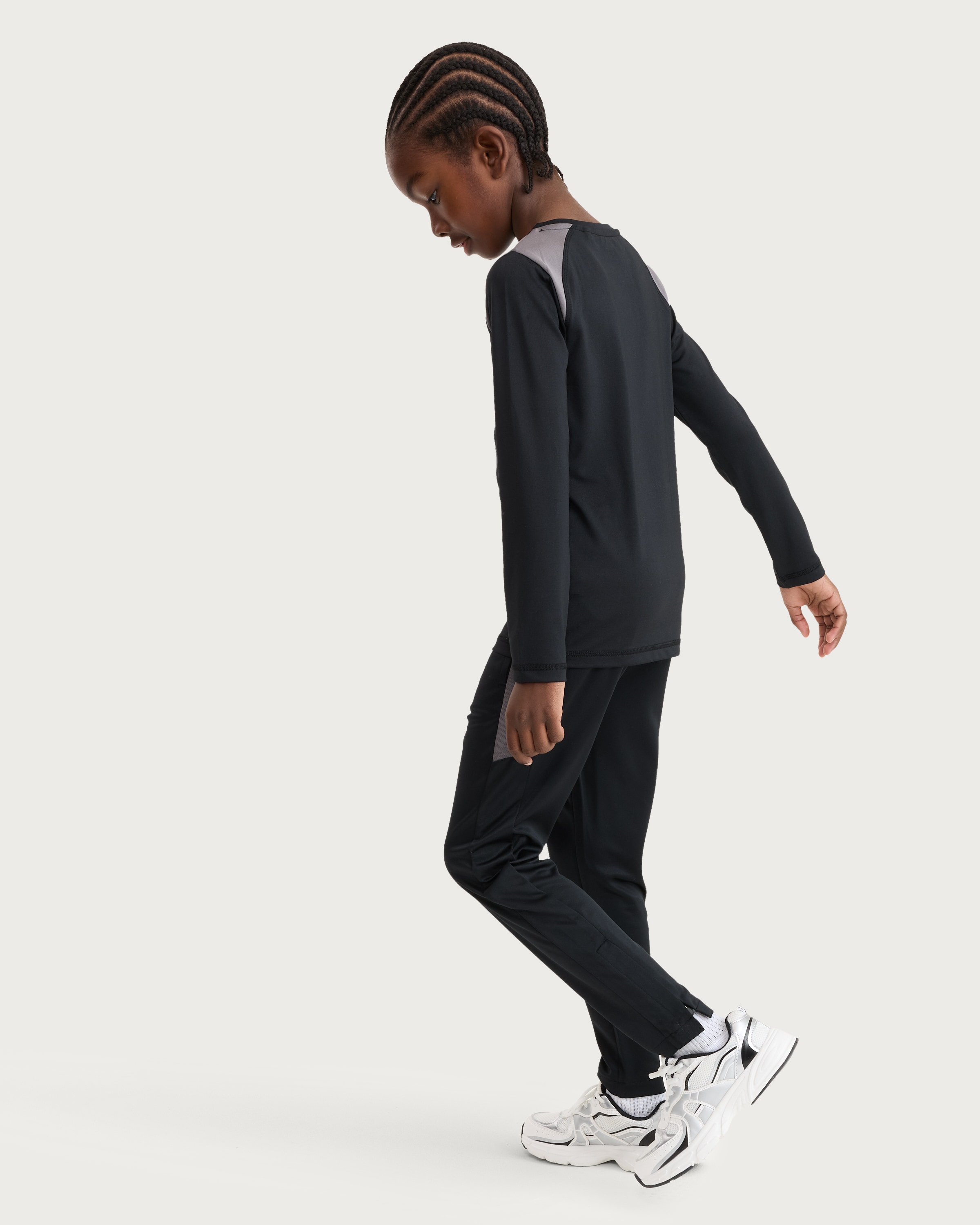 F&F Active Boys ULTRAMOVE Long Sleeved Panelled Top in Black thumbnail 3