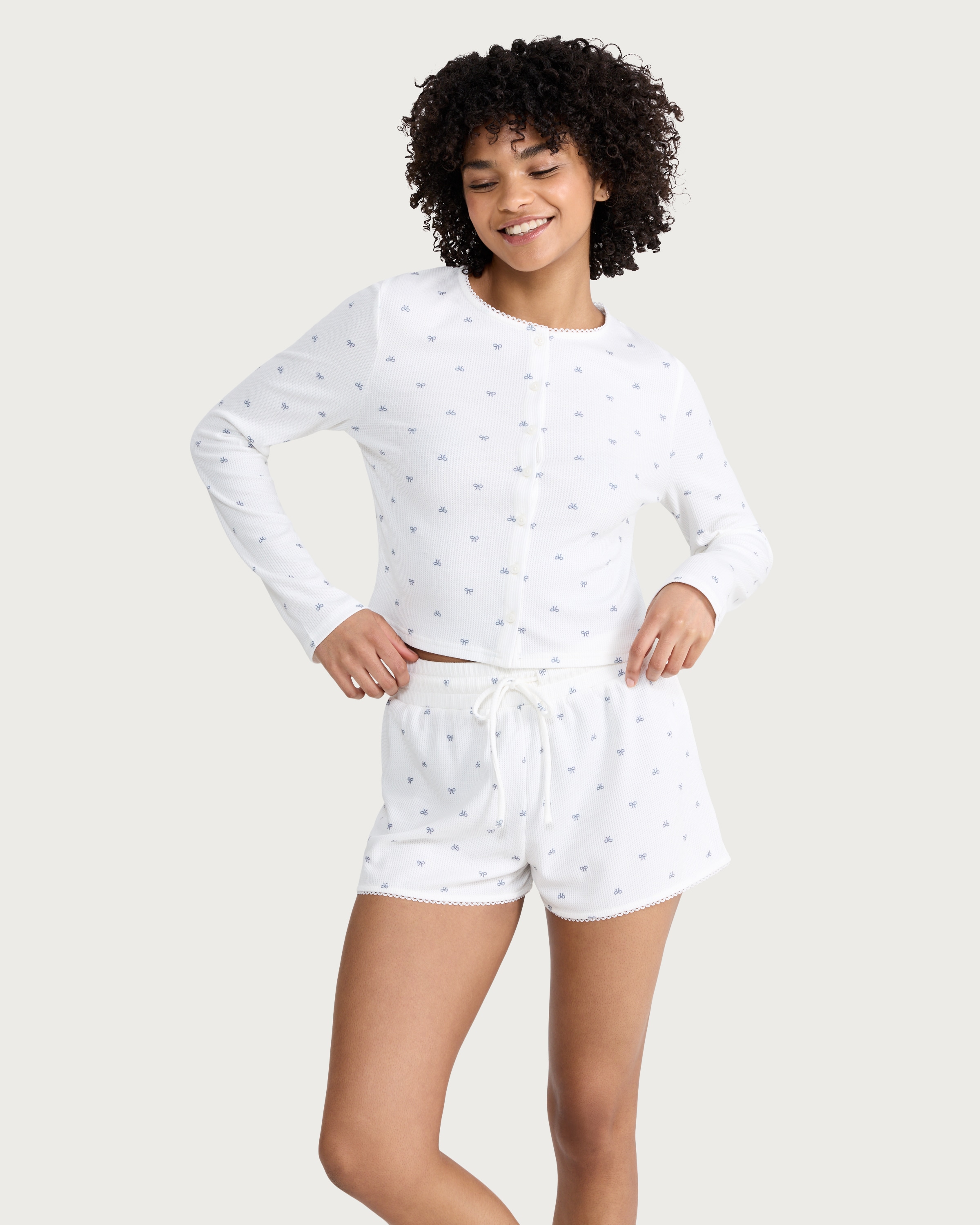 OH ME OH MY Ribbed Bow Print Pyjama Shorts in White thumbnail 2
