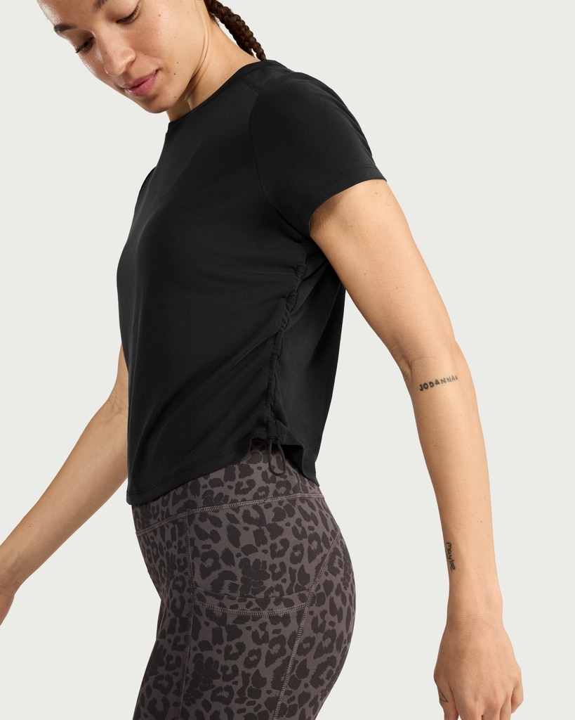 F&F Active EVERYHOUR Ruched Side T-Shirt in Black
