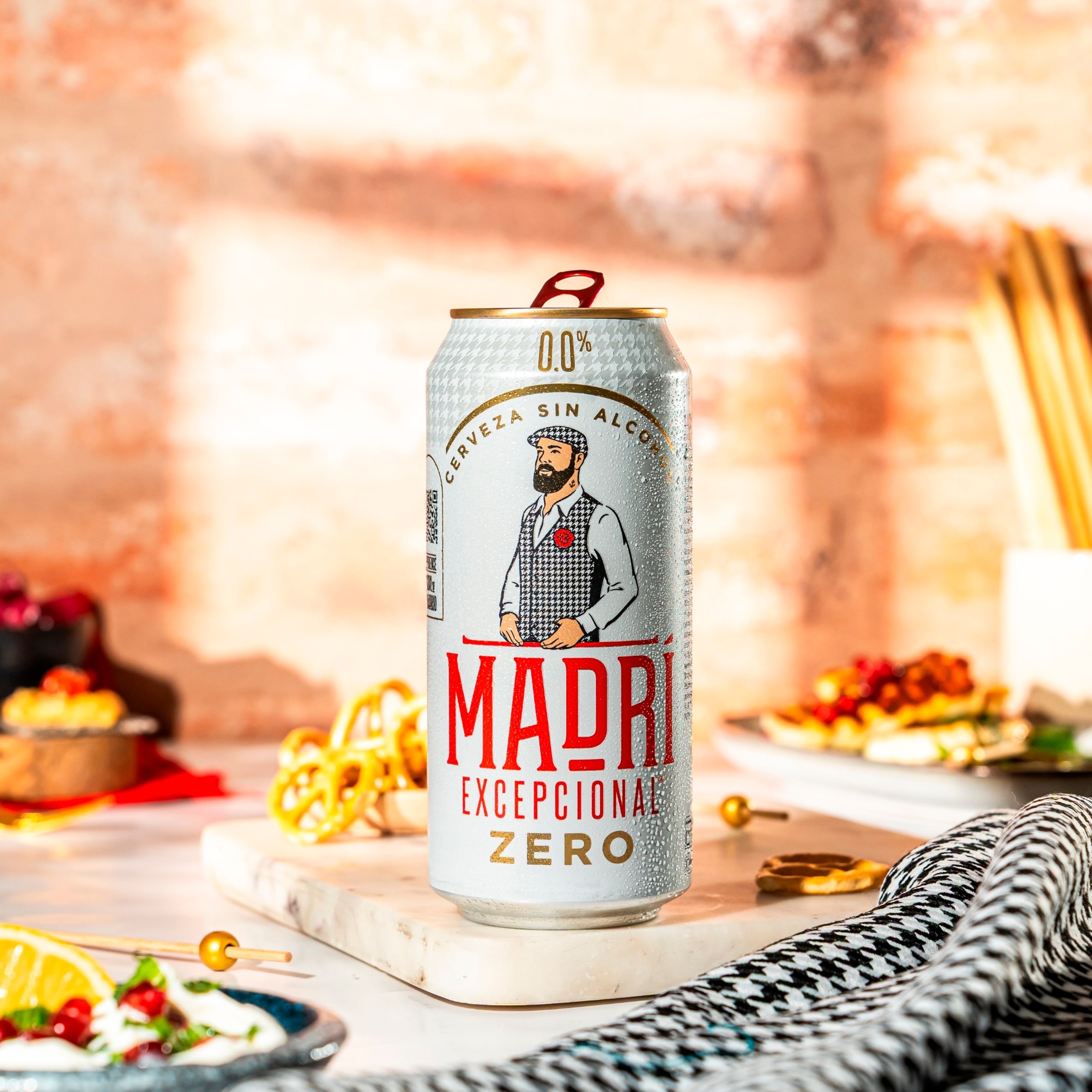 Madri Excepcional Zero Alcohol Free Beer 4x440ml thumbnail 3