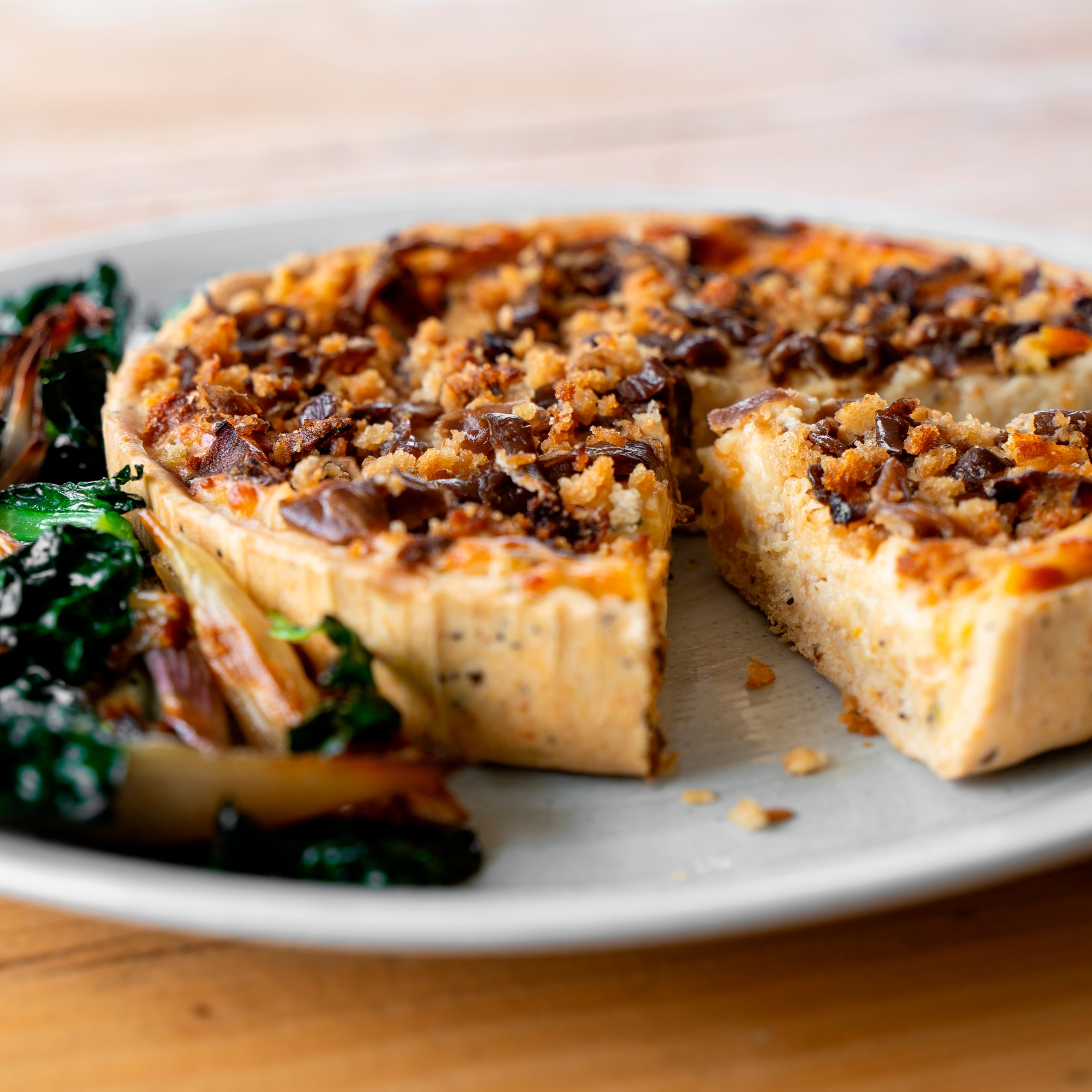 Higgidy Barber’s Vintage Cheddar & Caramelised Balsamic Onion Quiche 400g thumbnail 2