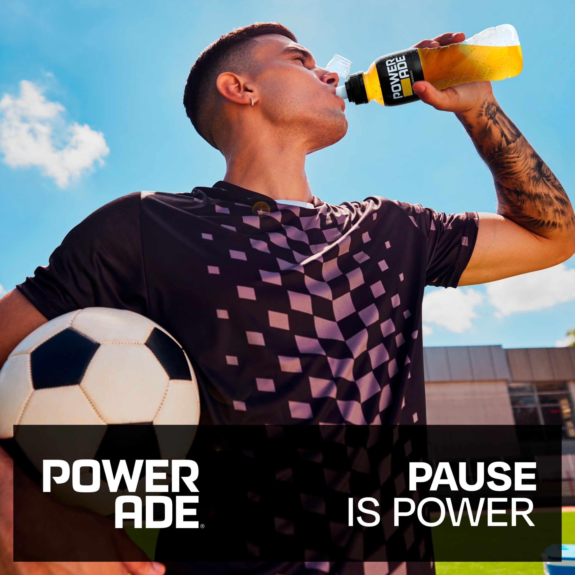 Powerade 4 x 500ml Golden Mango Sports Drink Bottles thumbnail 4